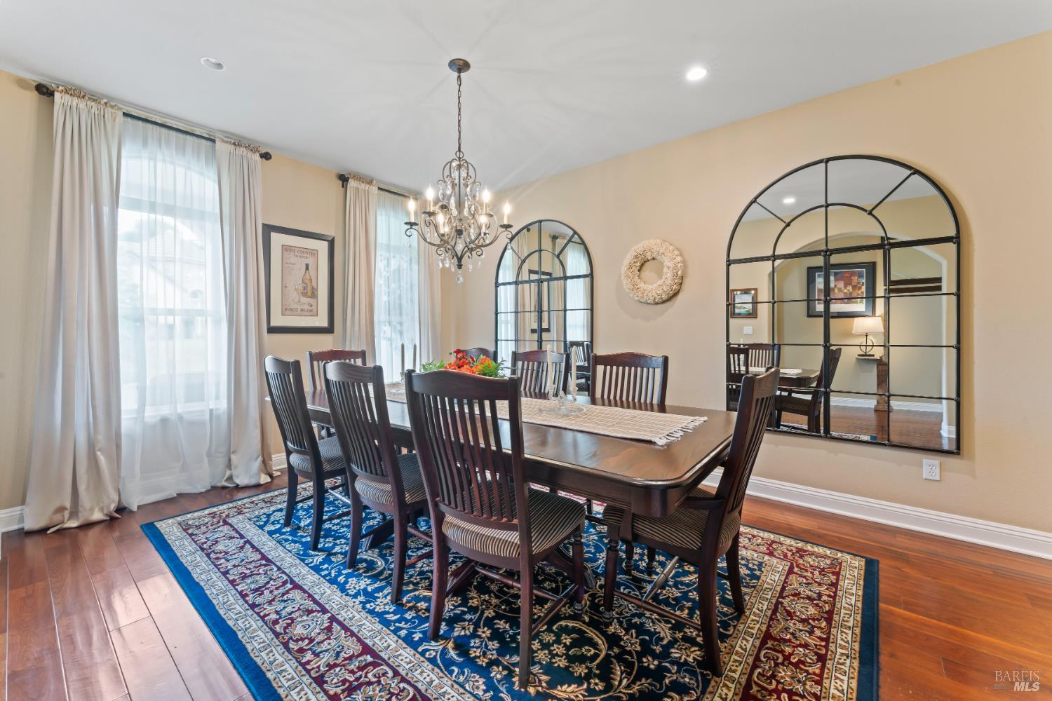 Detail Gallery Image 13 of 66 For 1261 Landmark Dr, Vallejo,  CA 94591 - 6 Beds | 4 Baths