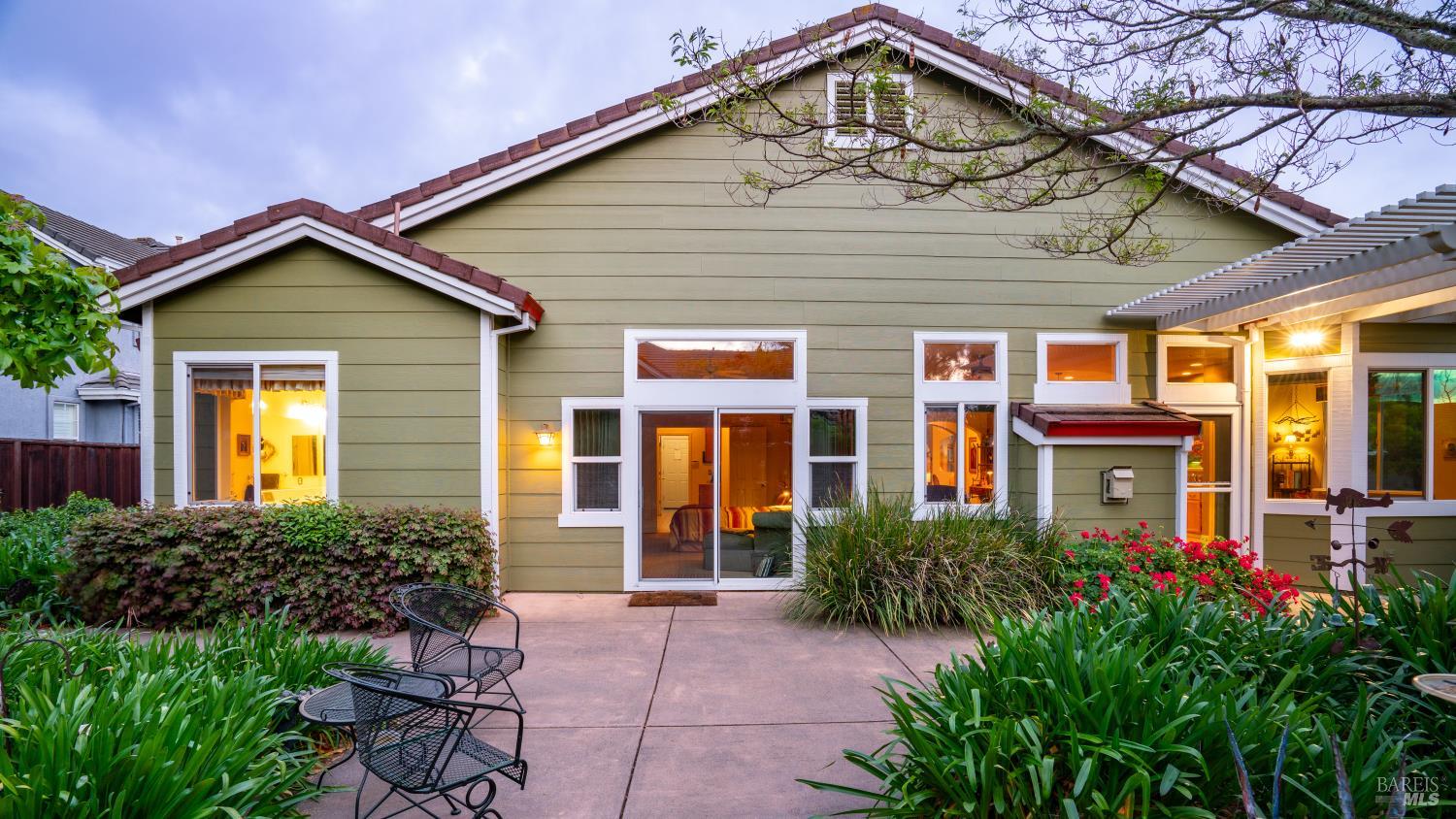 Detail Gallery Image 44 of 61 For 2001 Timberline Ln, Petaluma,  CA 94954 - 4 Beds | 2 Baths
