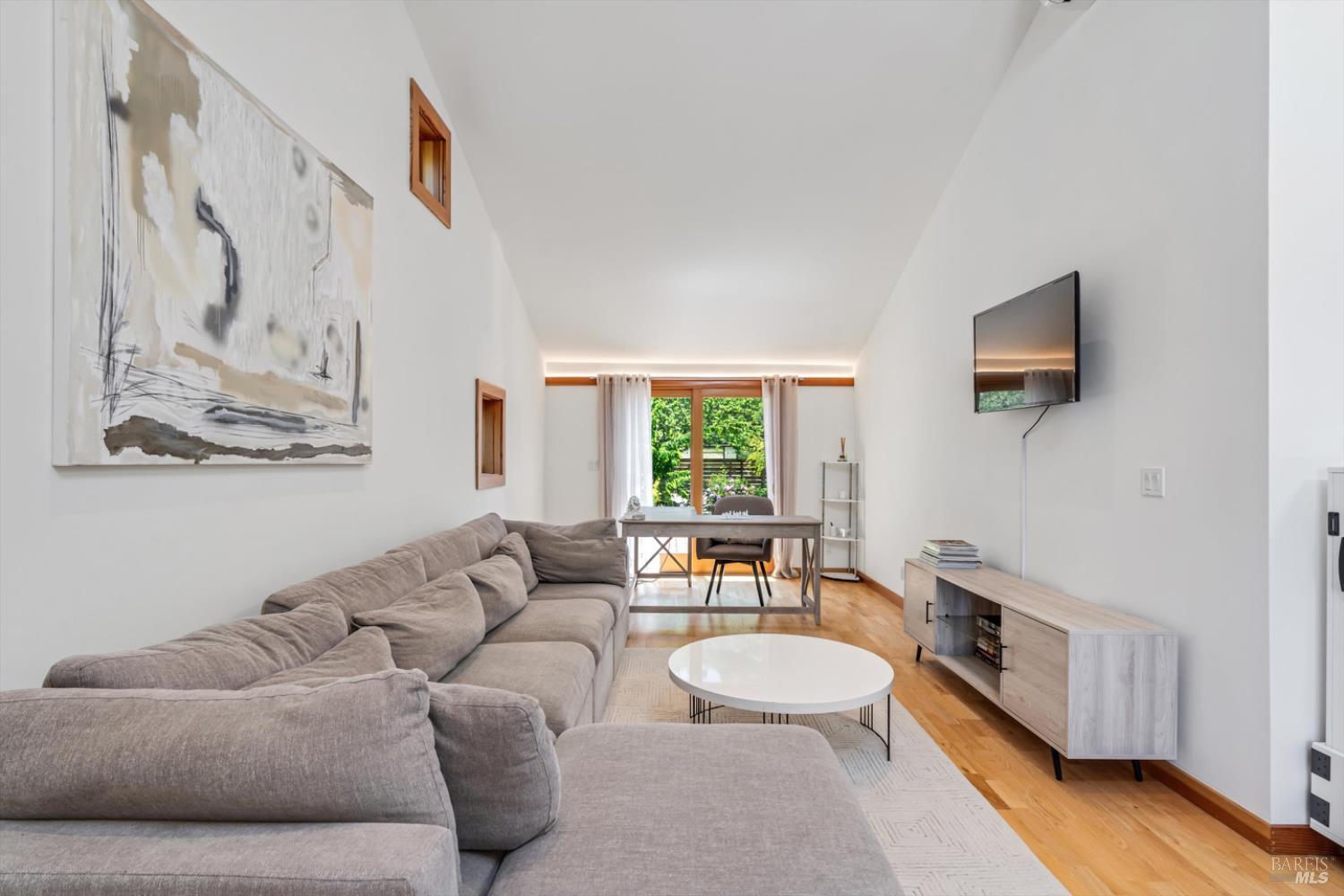 Detail Gallery Image 23 of 32 For 10 Waldruhe Hts, Glen Ellen,  CA 95442 - 2 Beds | 2 Baths