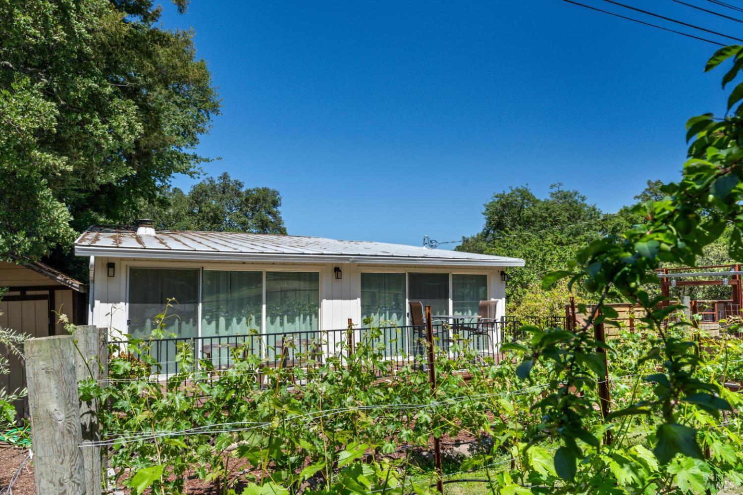 Detail Gallery Image 4 of 32 For 10 Waldruhe Hts, Glen Ellen,  CA 95442 - 2 Beds | 2 Baths