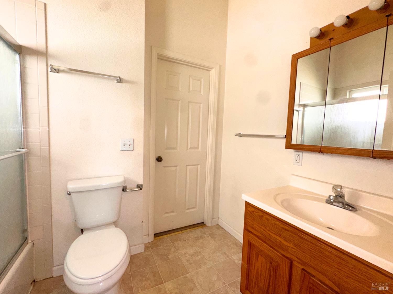 Detail Gallery Image 10 of 17 For 810 Missouri St, Fairfield,  CA 94533 - 3 Beds | 2 Baths
