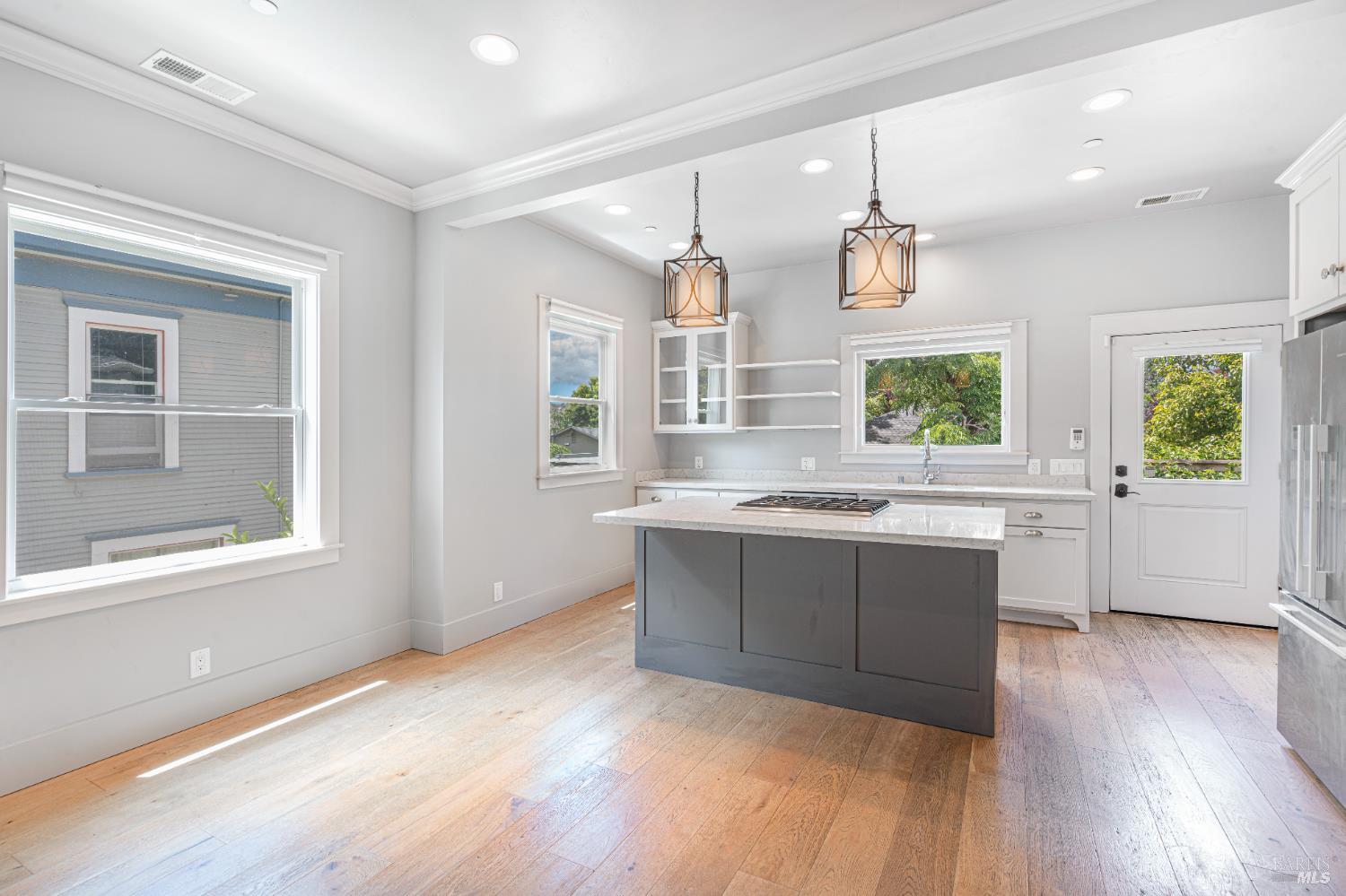 Detail Gallery Image 9 of 38 For 753 Humboldt St, Santa Rosa,  CA 95404 - 5 Beds | 3 Baths