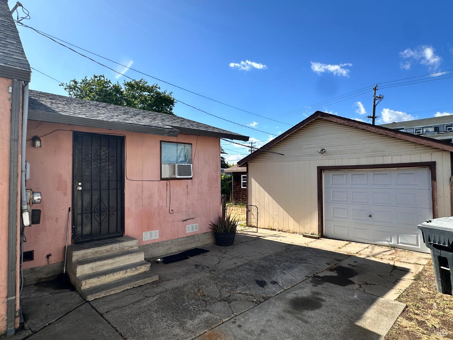 Detail Gallery Image 16 of 28 For 1126 Delaware St, Fairfield,  CA 94533 - 3 Beds | 2 Baths