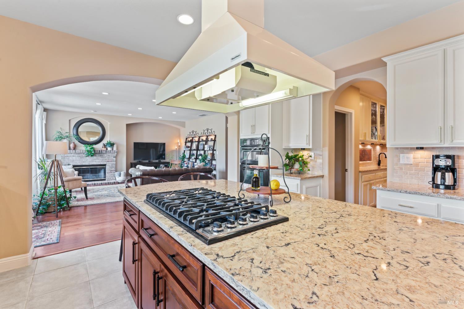 Detail Gallery Image 23 of 66 For 1261 Landmark Dr, Vallejo,  CA 94591 - 6 Beds | 4 Baths
