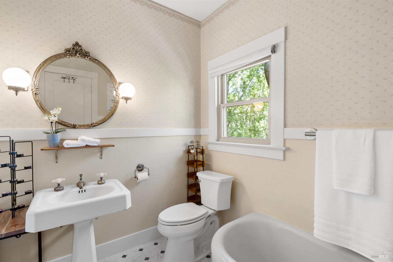 Detail Gallery Image 27 of 67 For 150 Bungalow Ave, San Rafael,  CA 94901 - 4 Beds | 2 Baths