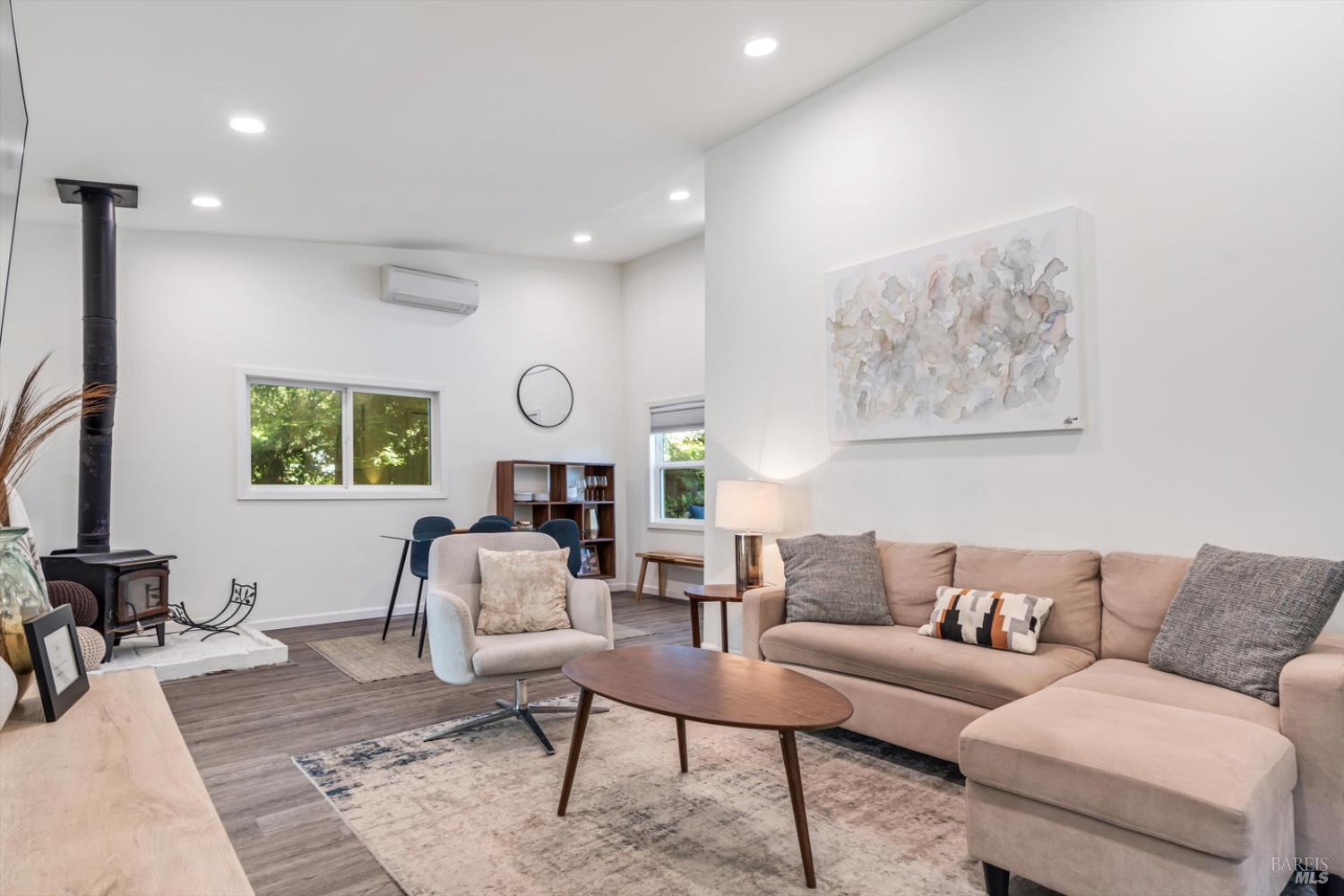 Detail Gallery Image 7 of 32 For 10 Waldruhe Hts, Glen Ellen,  CA 95442 - 2 Beds | 2 Baths