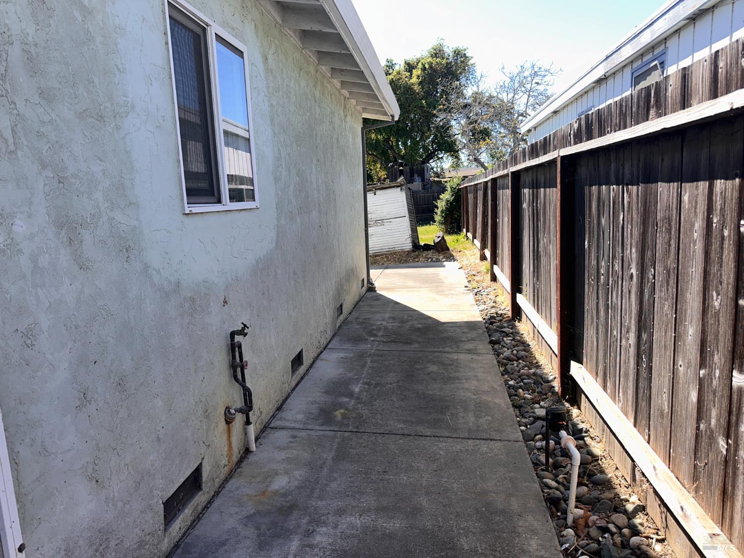 Detail Gallery Image 15 of 17 For 221 Evans Ave, Vallejo,  CA 94590 - 2 Beds | 1 Baths