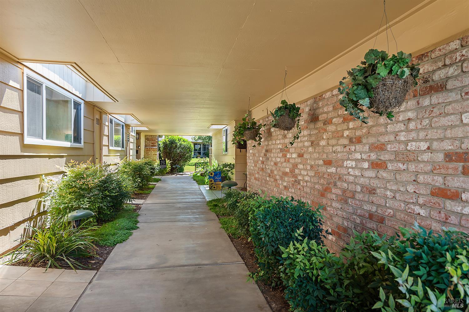 Detail Gallery Image 19 of 20 For 448 Meadowgreen Dr, Santa Rosa,  CA 95409 - 2 Beds | 2 Baths