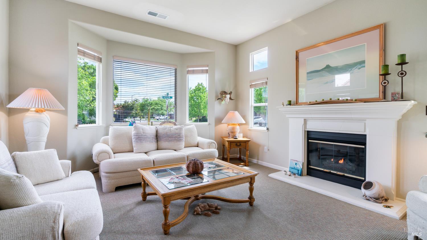 Detail Gallery Image 9 of 61 For 2001 Timberline Ln, Petaluma,  CA 94954 - 4 Beds | 2 Baths