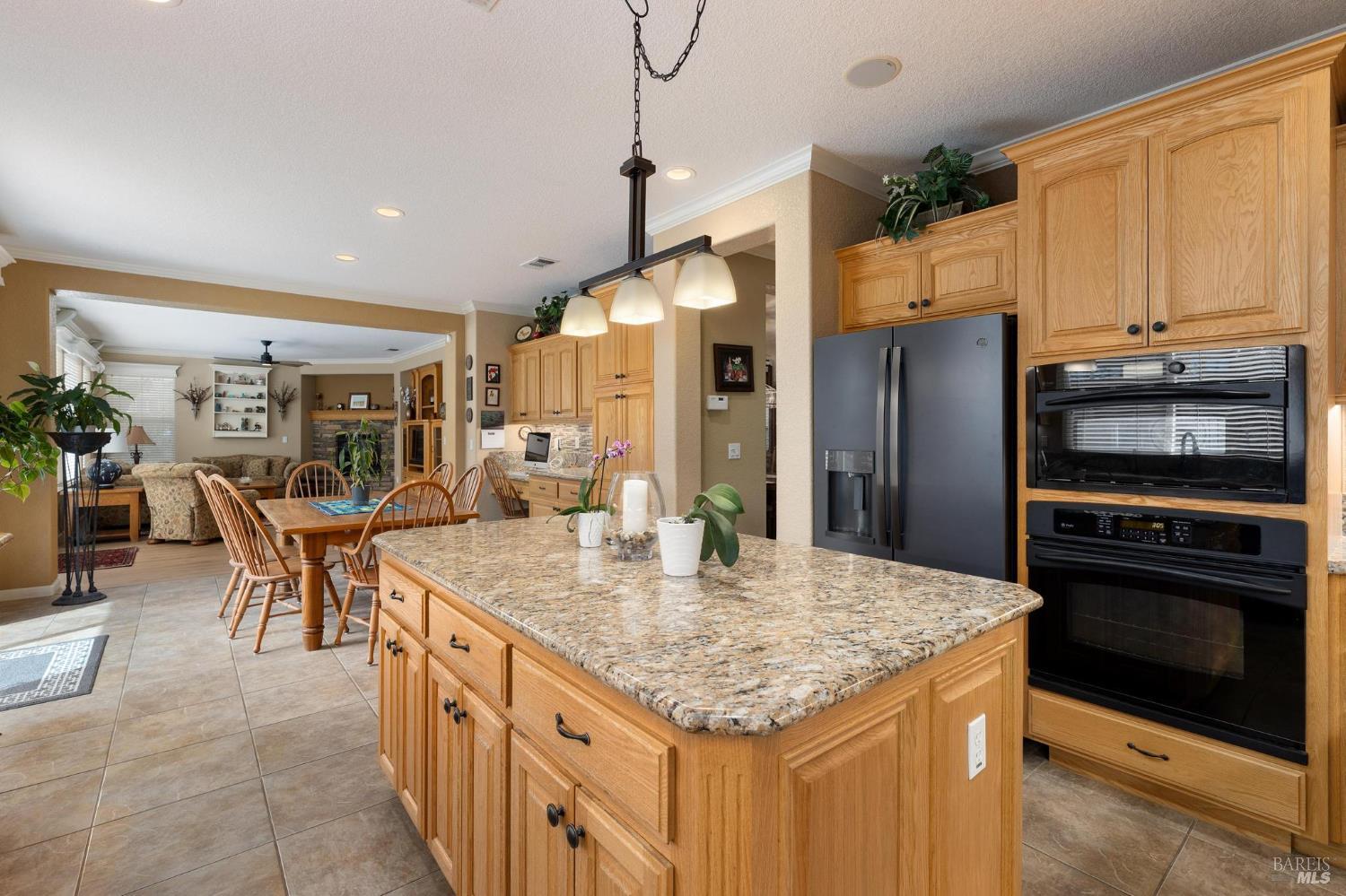 Detail Gallery Image 23 of 53 For 507 Topeka Ln, Vacaville,  CA 95687 - 5 Beds | 4 Baths