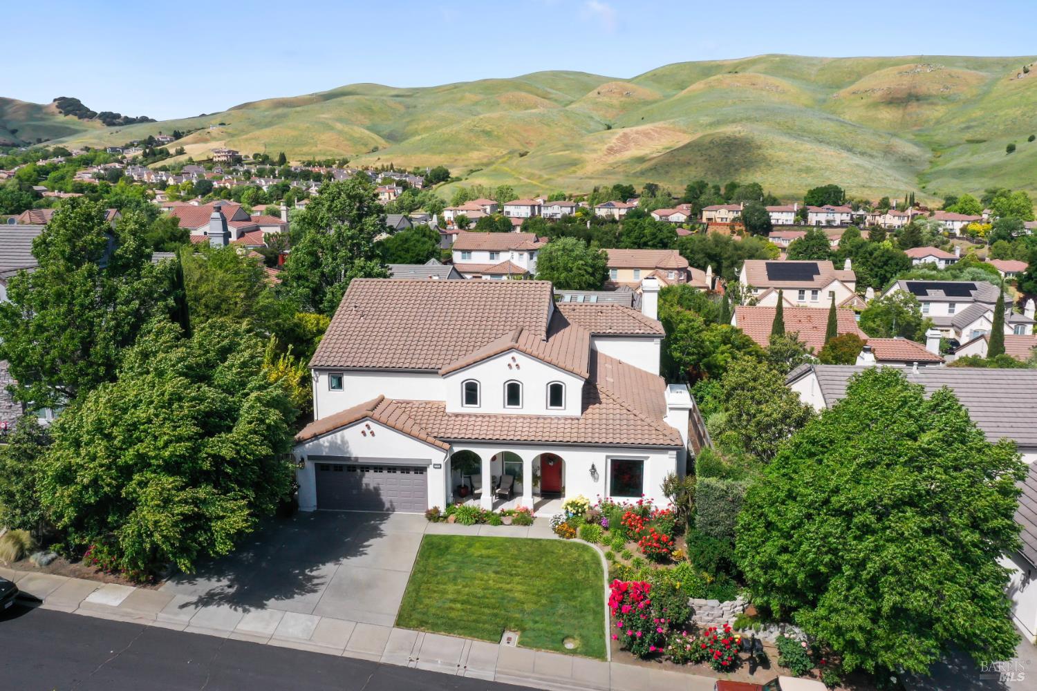 Detail Gallery Image 2 of 66 For 1261 Landmark Dr, Vallejo,  CA 94591 - 6 Beds | 4 Baths
