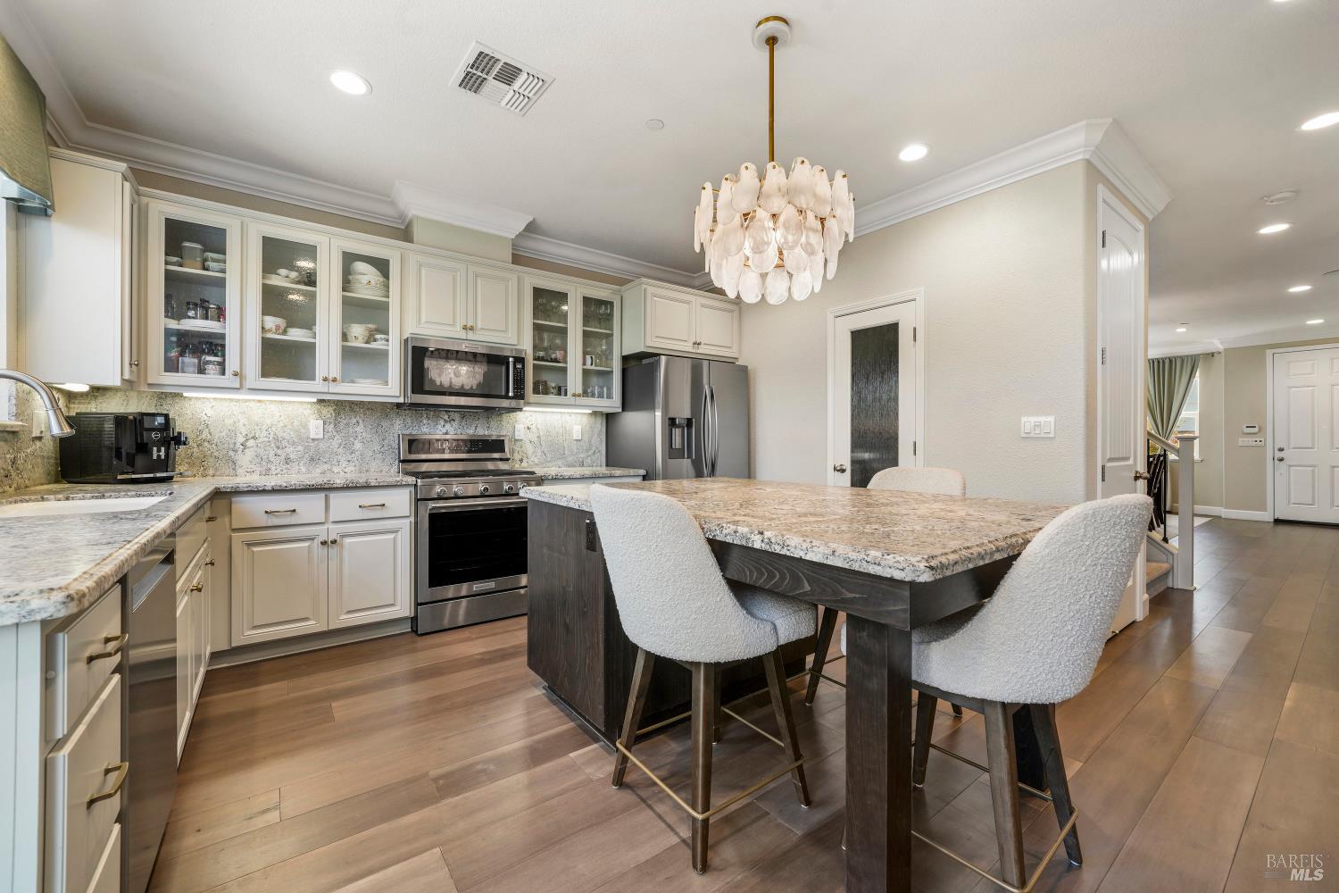 Detail Gallery Image 13 of 45 For 2056 Parsons Dr, Fairfield,  CA 94533 - 4 Beds | 3/1 Baths