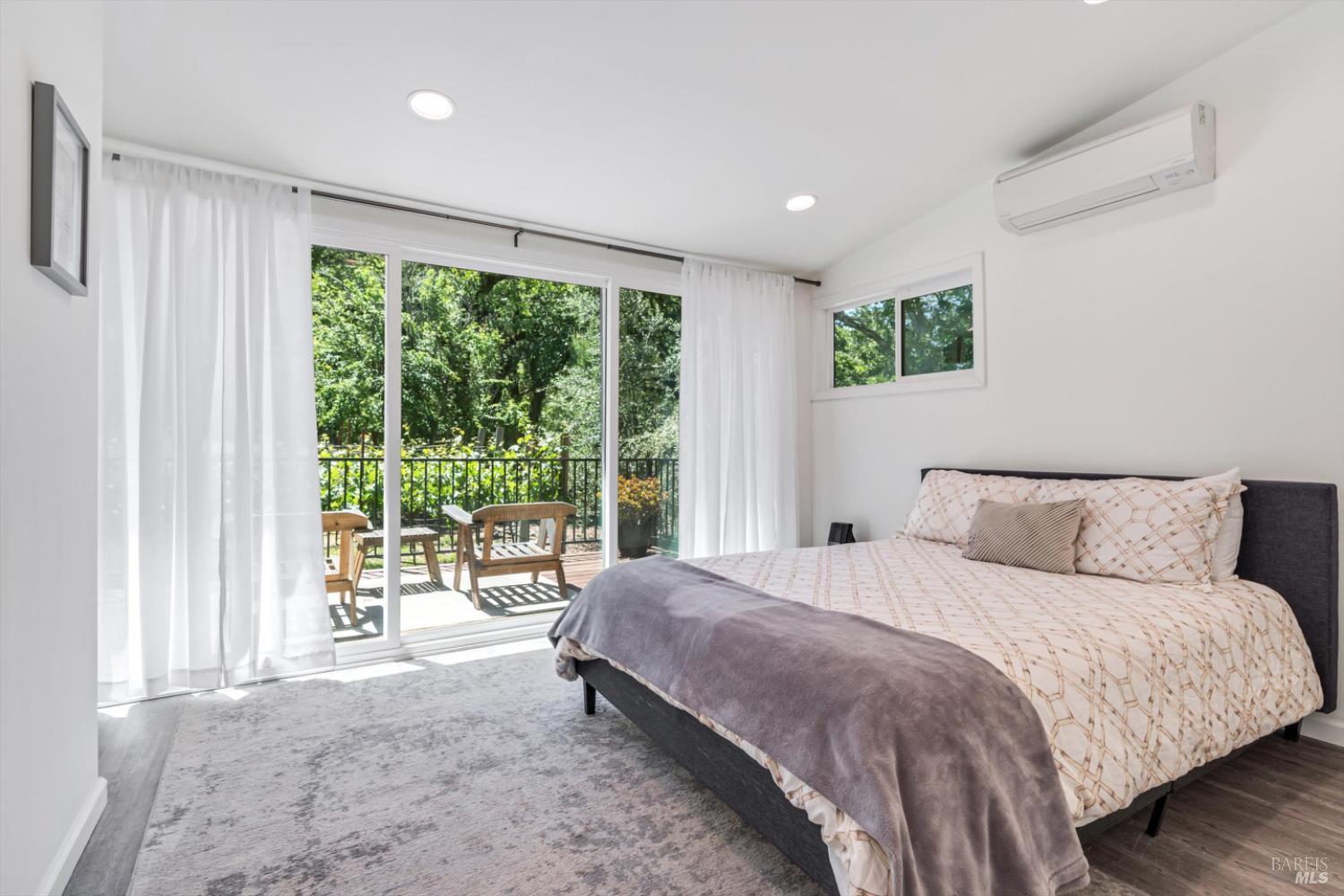 Detail Gallery Image 12 of 32 For 10 Waldruhe Hts, Glen Ellen,  CA 95442 - 2 Beds | 2 Baths