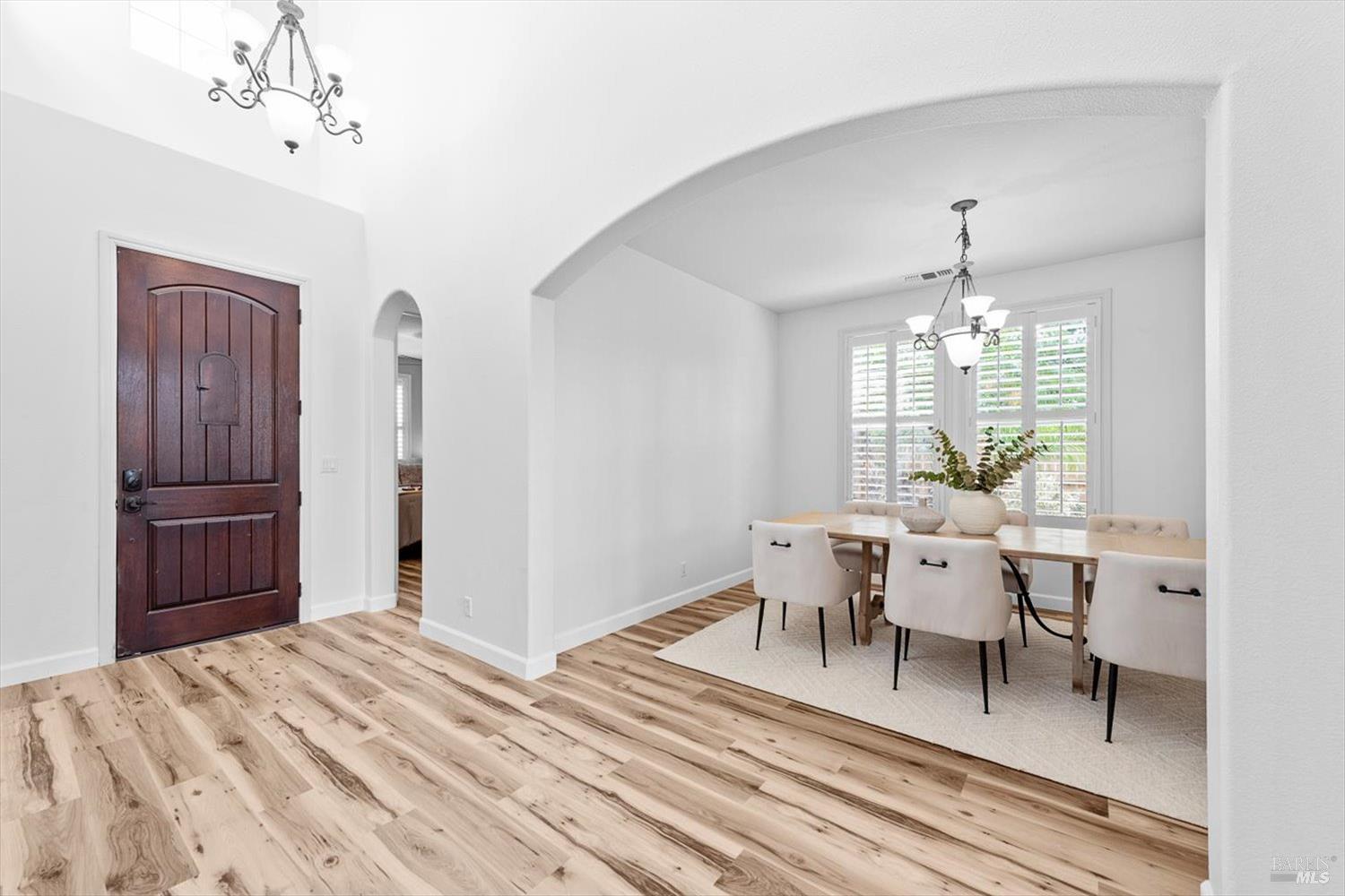 Detail Gallery Image 15 of 99 For 201 Red Pheasant Dr, Vacaville,  CA 95687 - 5 Beds | 3/1 Baths
