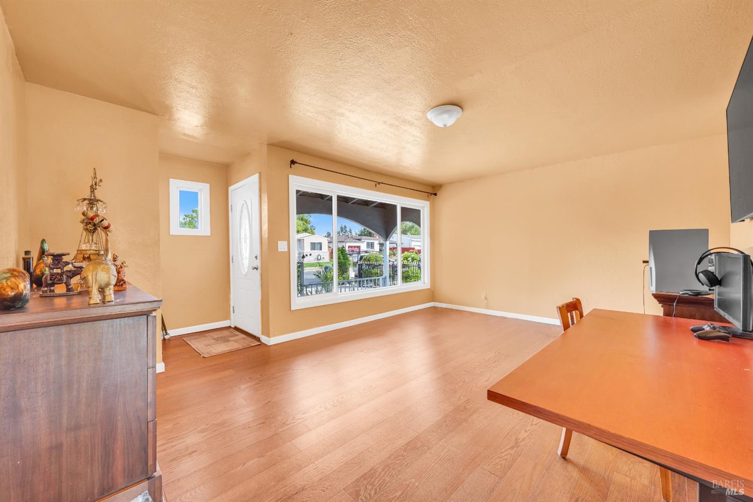 Detail Gallery Image 8 of 38 For 124 Jimno Ave, Pittsburg,  CA 94565 - 2 Beds | 1 Baths
