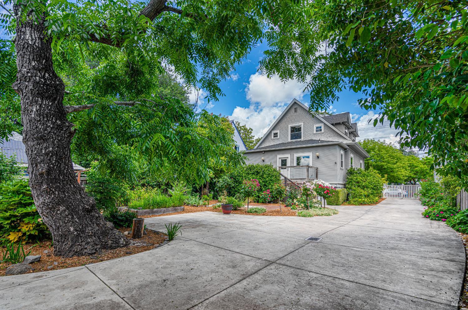 Detail Gallery Image 34 of 38 For 753 Humboldt St, Santa Rosa,  CA 95404 - 5 Beds | 3 Baths