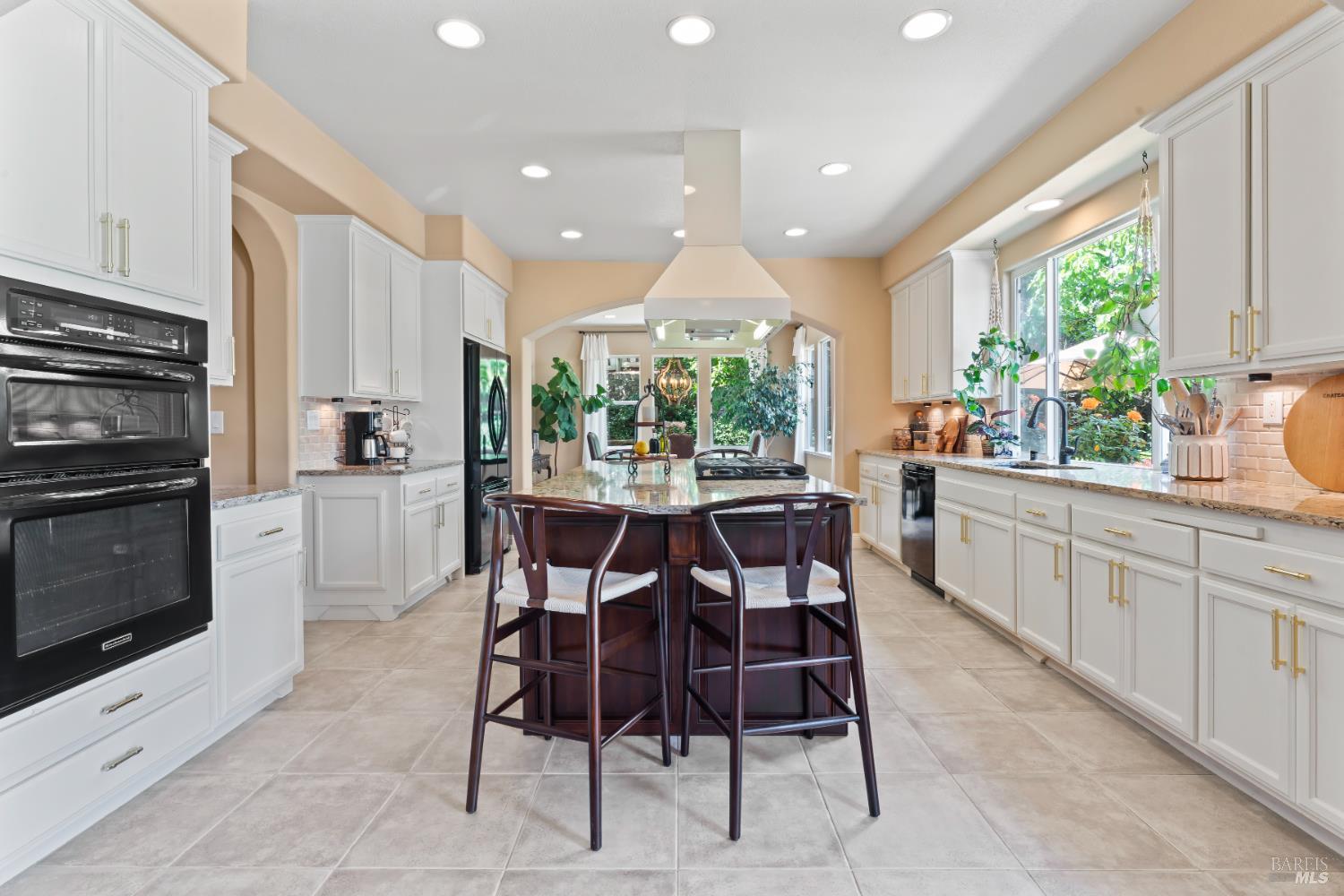Detail Gallery Image 21 of 66 For 1261 Landmark Dr, Vallejo,  CA 94591 - 6 Beds | 4 Baths