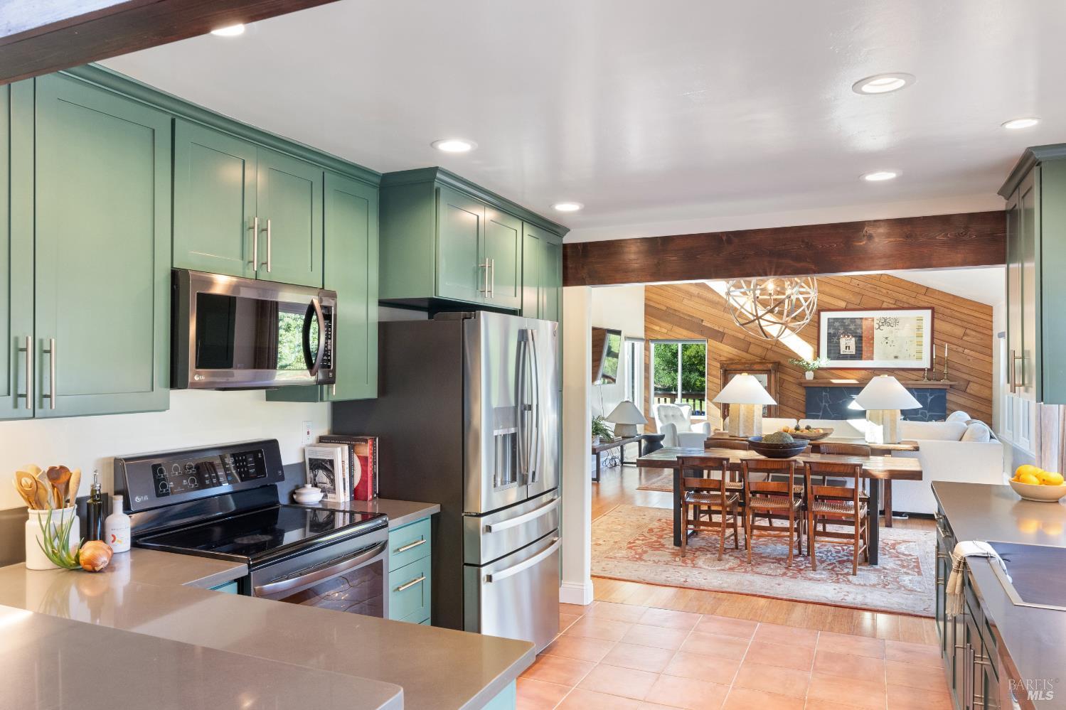 Detail Gallery Image 19 of 50 For 4878 Grove St, Sonoma,  CA 95476 - 4 Beds | 2/2 Baths