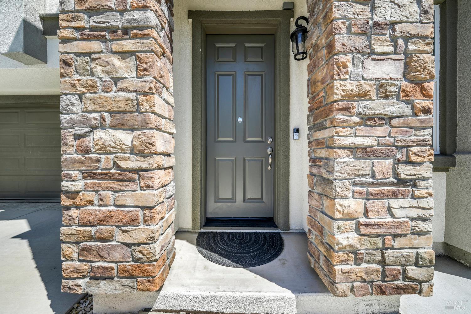 Detail Gallery Image 4 of 45 For 2056 Parsons Dr, Fairfield,  CA 94533 - 4 Beds | 3/1 Baths