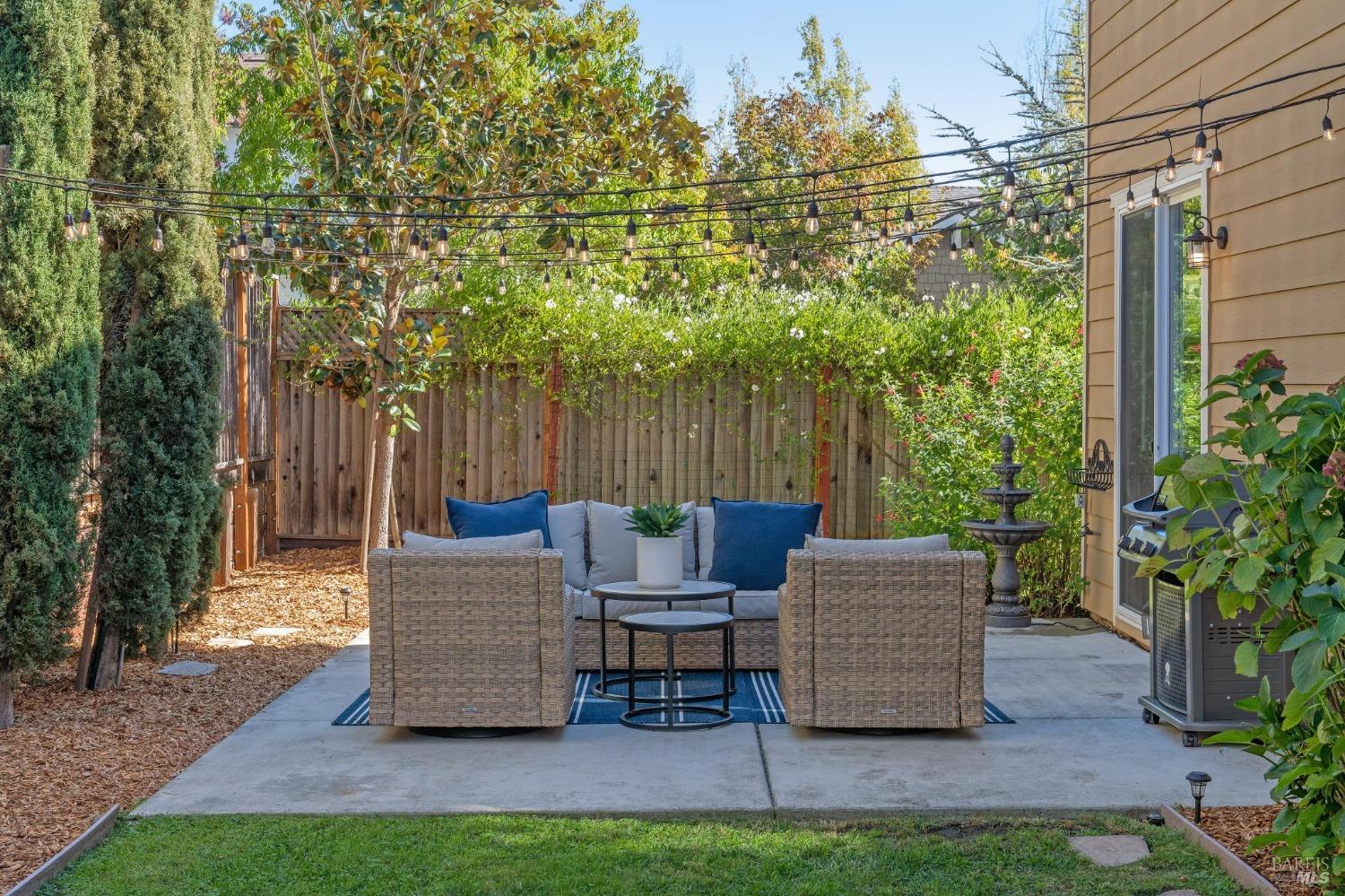 Detail Gallery Image 37 of 51 For 1755 Chinar Dr, Petaluma,  CA 94954 - 4 Beds | 2/1 Baths