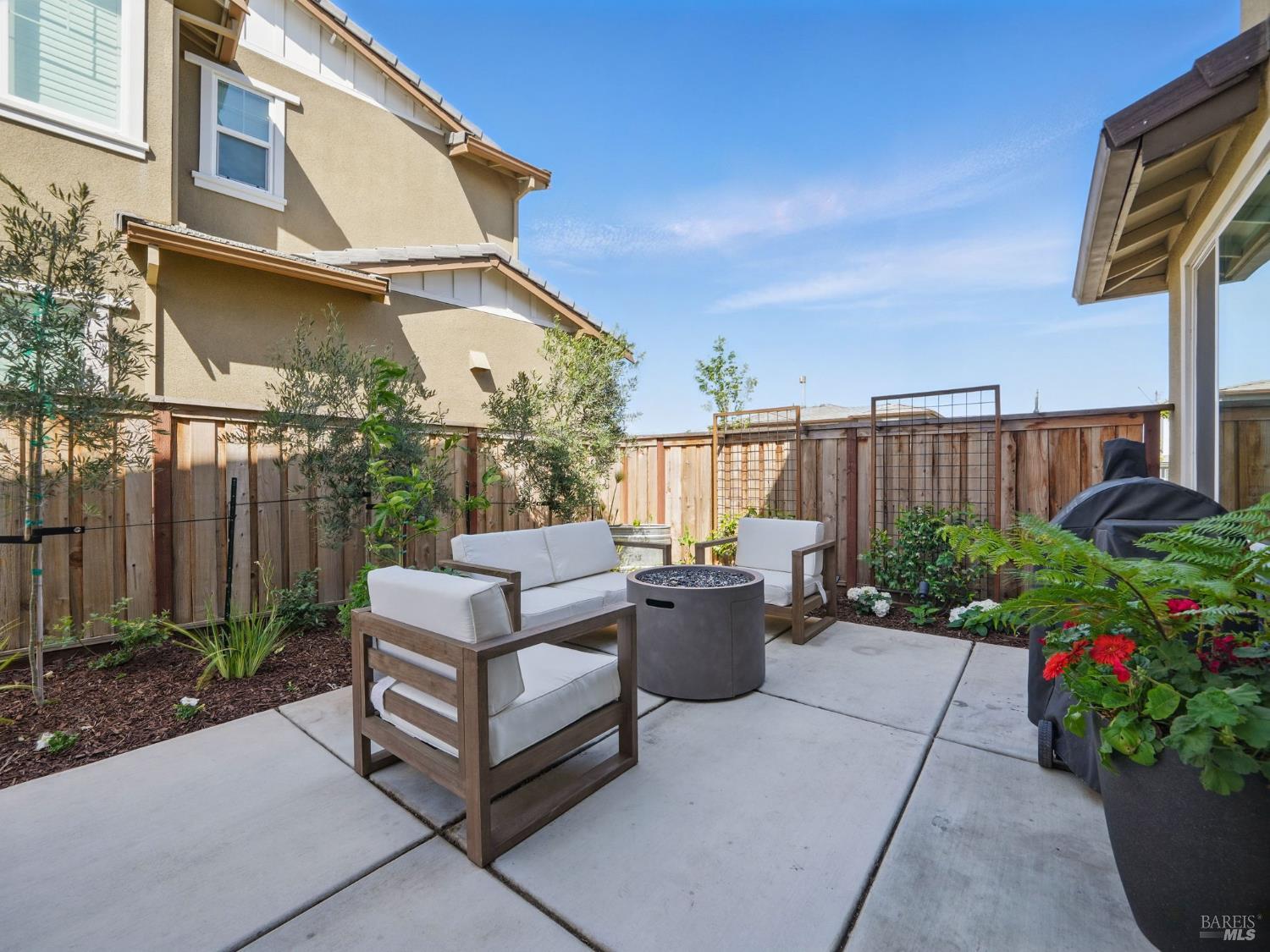 Detail Gallery Image 37 of 50 For 2471 Lake Club Dr, Fairfield,  CA 94533 - 4 Beds | 3 Baths