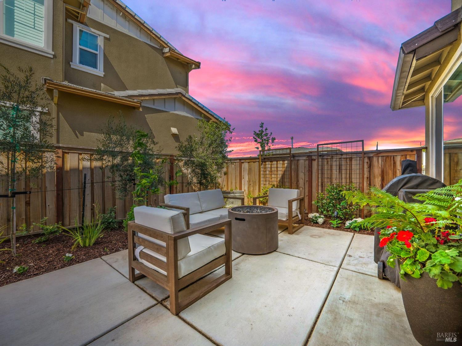Detail Gallery Image 36 of 50 For 2471 Lake Club Dr, Fairfield,  CA 94533 - 4 Beds | 3 Baths