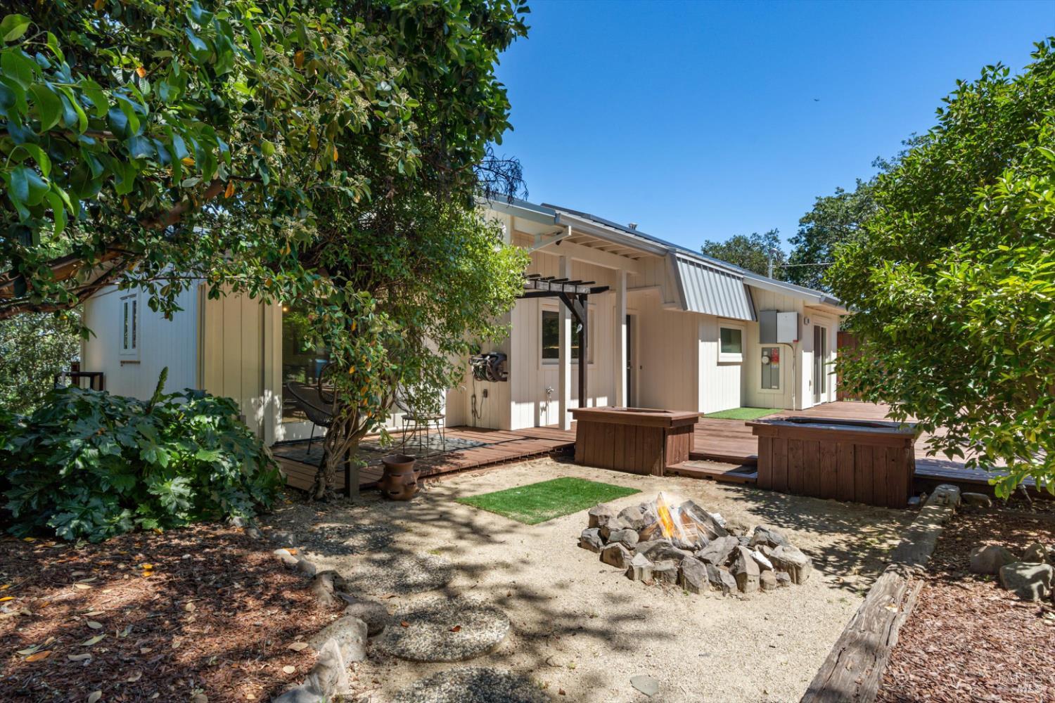 Detail Gallery Image 19 of 32 For 10 Waldruhe Hts, Glen Ellen,  CA 95442 - 2 Beds | 2 Baths