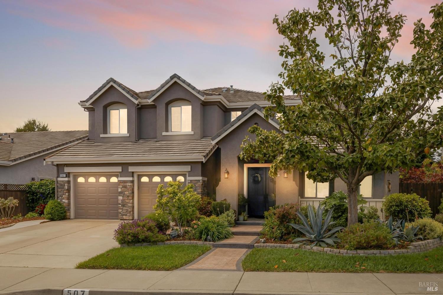 Detail Gallery Image 1 of 53 For 507 Topeka Ln, Vacaville,  CA 95687 - 5 Beds | 4 Baths