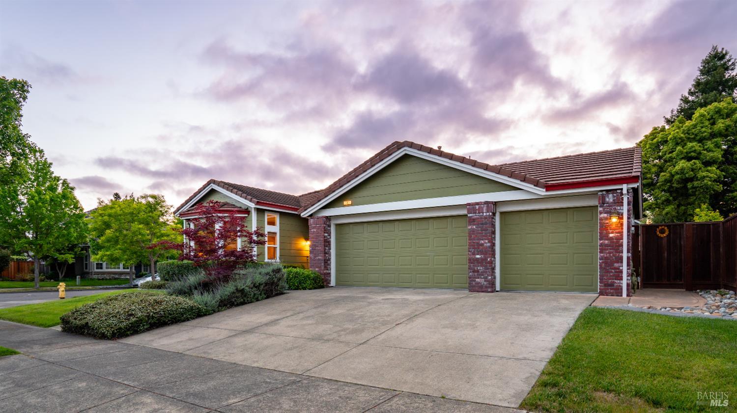 Detail Gallery Image 3 of 61 For 2001 Timberline Ln, Petaluma,  CA 94954 - 4 Beds | 2 Baths