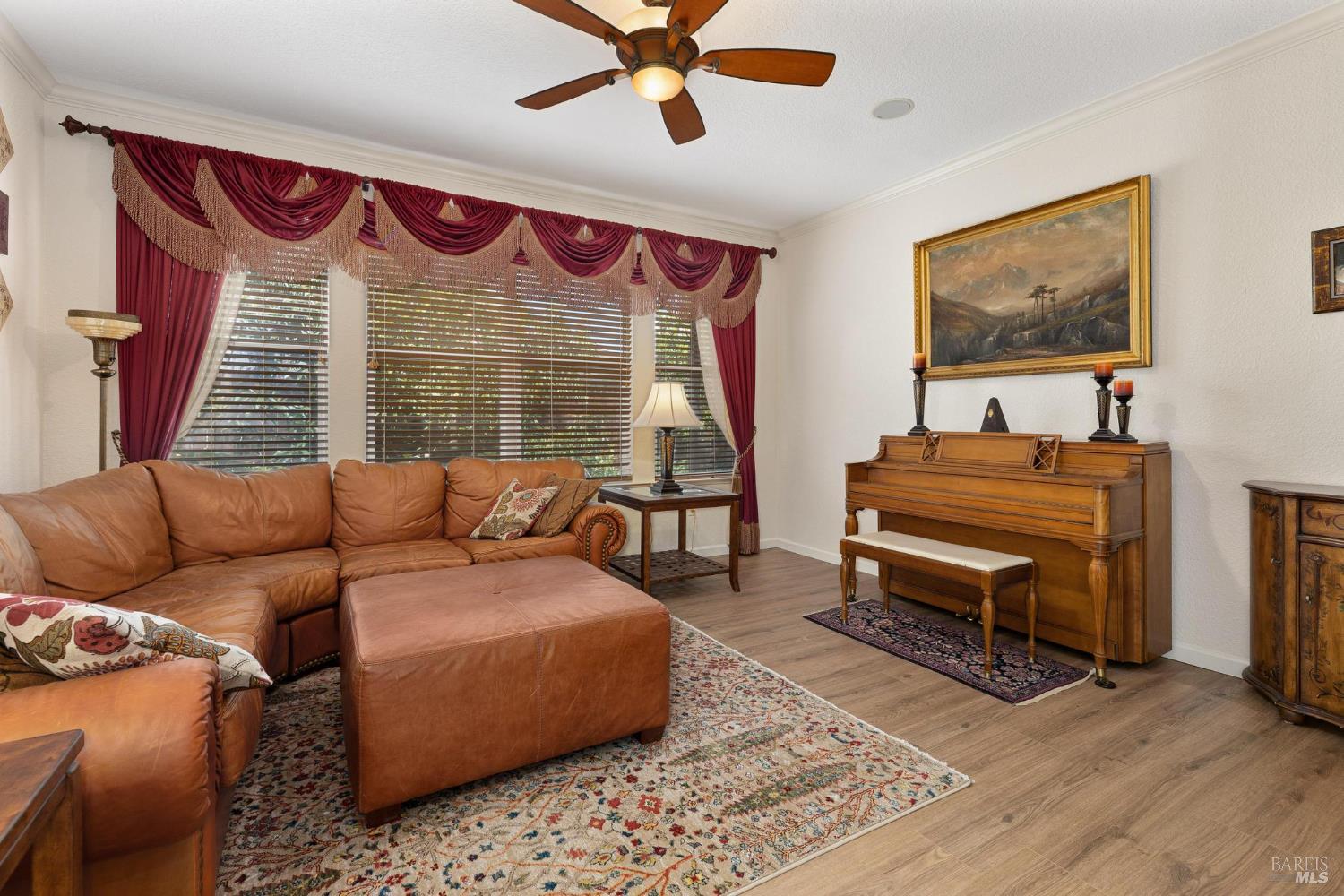 Detail Gallery Image 14 of 53 For 507 Topeka Ln, Vacaville,  CA 95687 - 5 Beds | 4 Baths