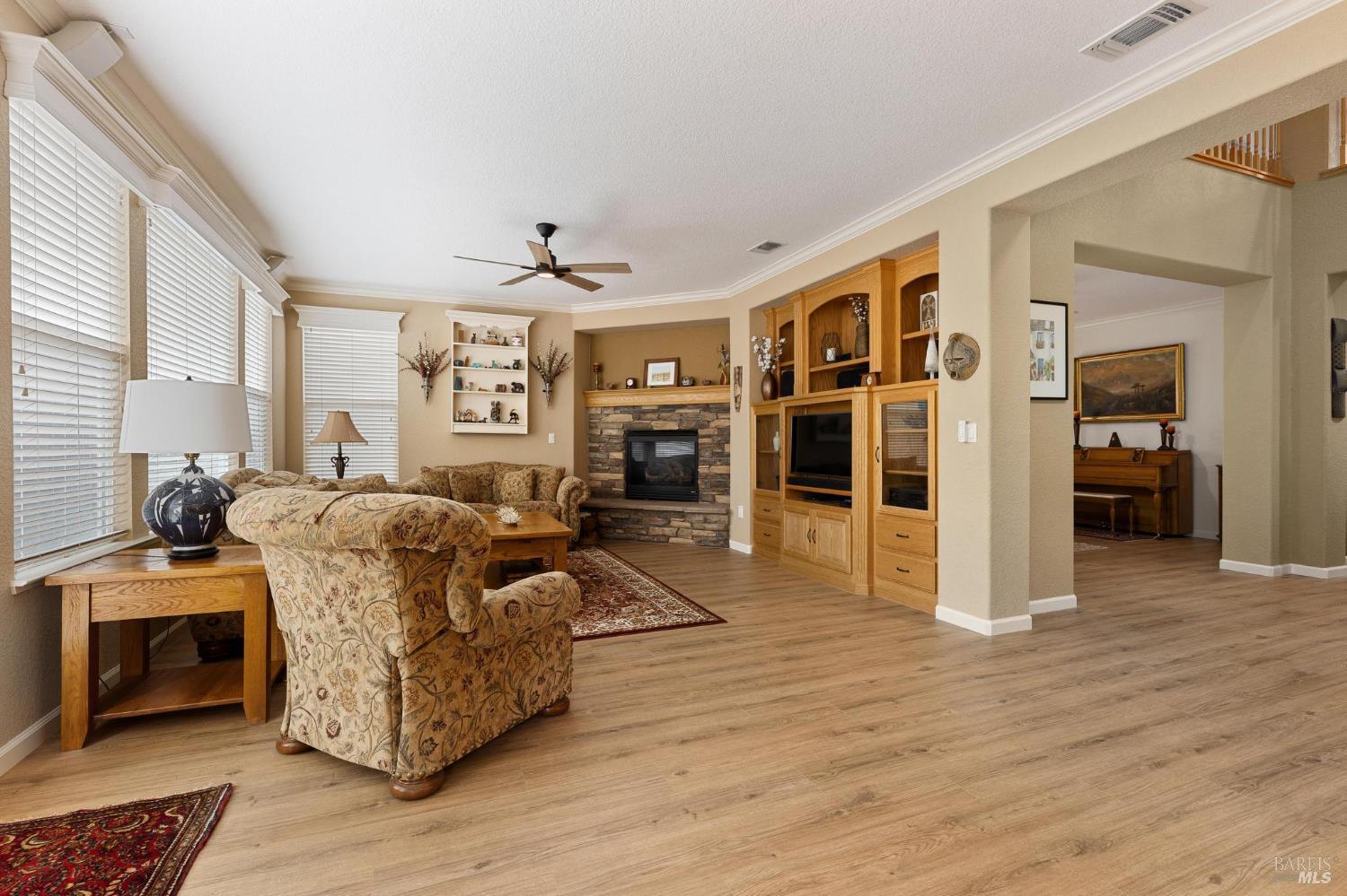 Detail Gallery Image 19 of 53 For 507 Topeka Ln, Vacaville,  CA 95687 - 5 Beds | 4 Baths