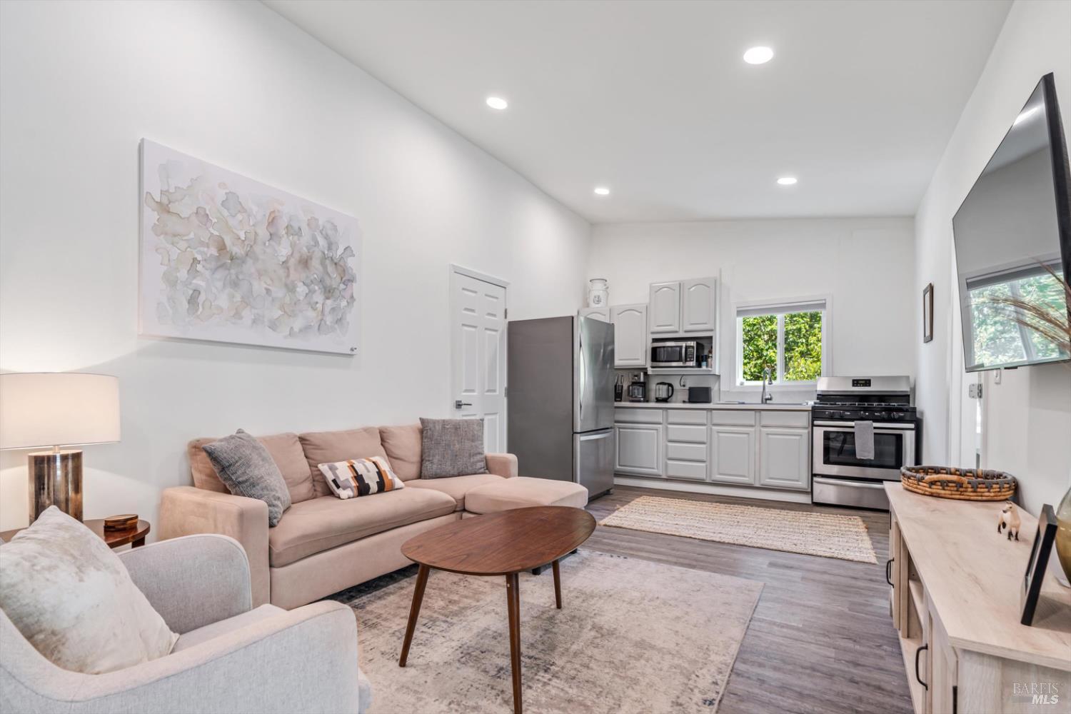 Detail Gallery Image 6 of 32 For 10 Waldruhe Hts, Glen Ellen,  CA 95442 - 2 Beds | 2 Baths