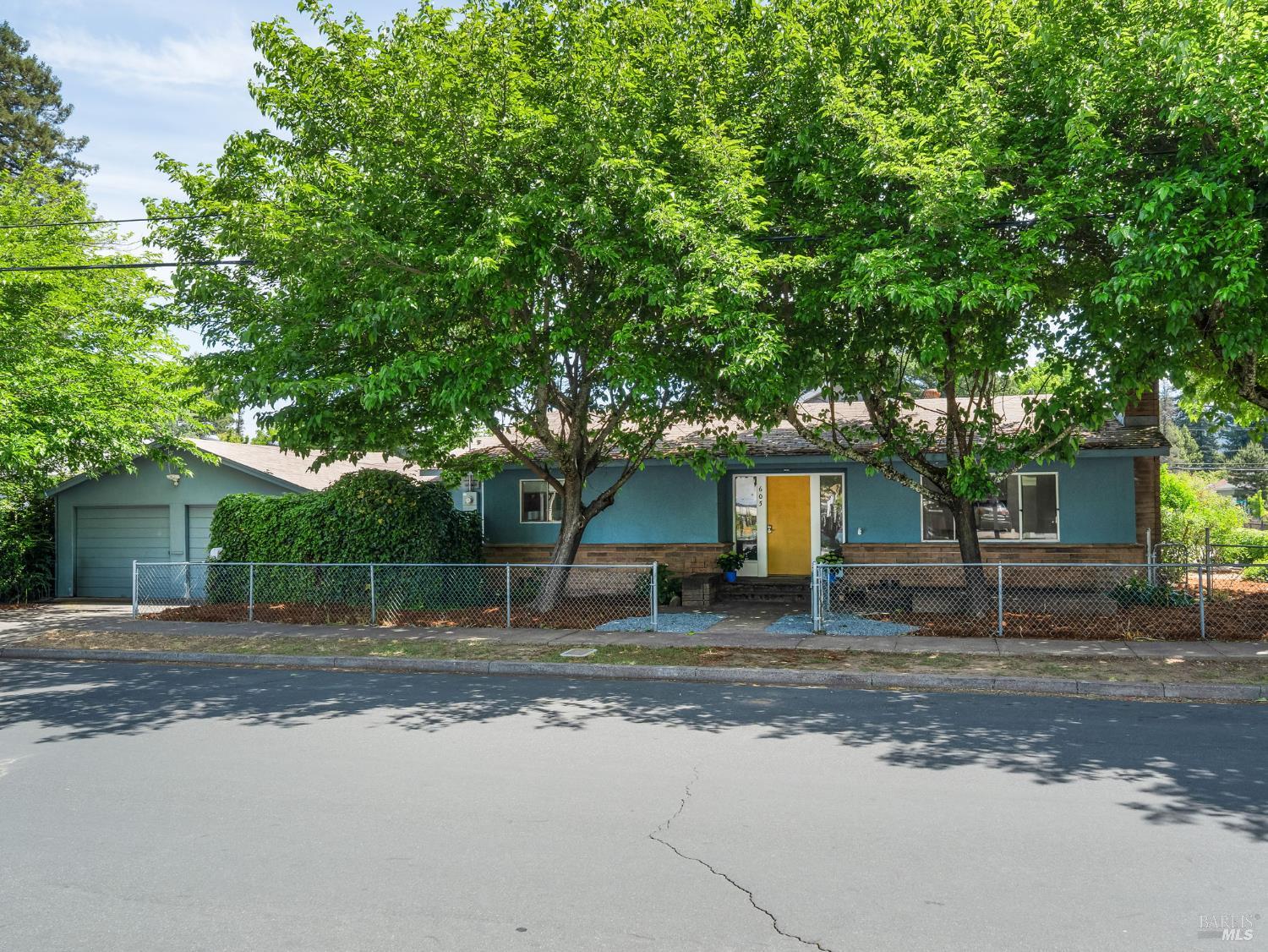 Detail Gallery Image 1 of 1 For 605 N Pine St, Ukiah,  CA 95482 - 2 Beds | 2 Baths