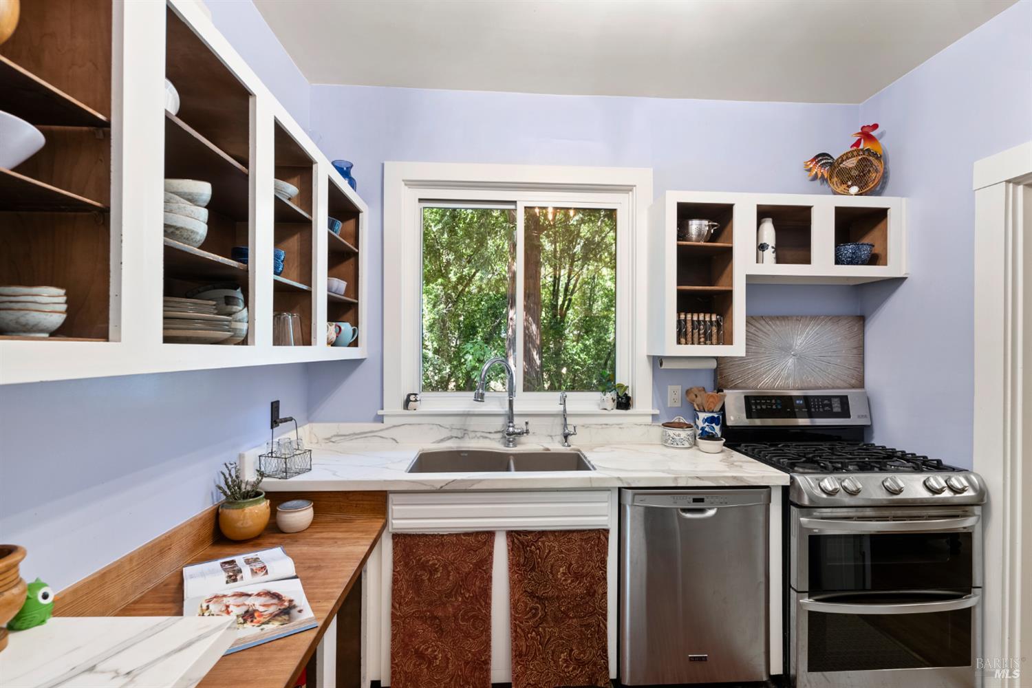 Detail Gallery Image 17 of 67 For 150 Bungalow Ave, San Rafael,  CA 94901 - 4 Beds | 2 Baths