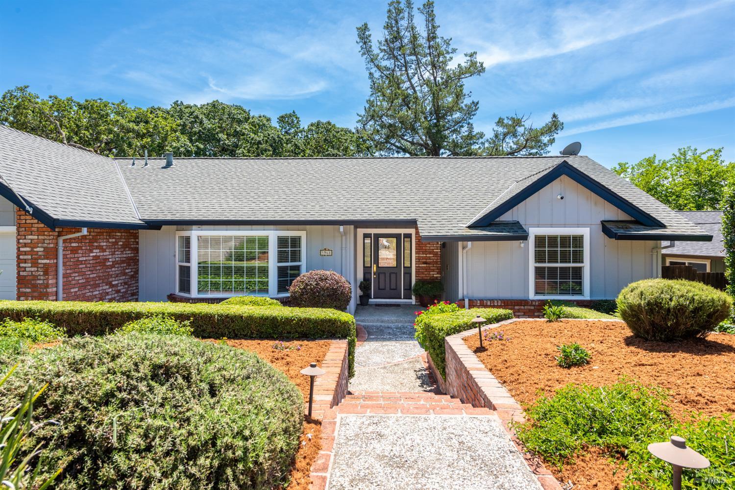 Detail Gallery Image 4 of 57 For 5968 Yerba Buena Rd, Santa Rosa,  CA 95409 - 3 Beds | 2 Baths