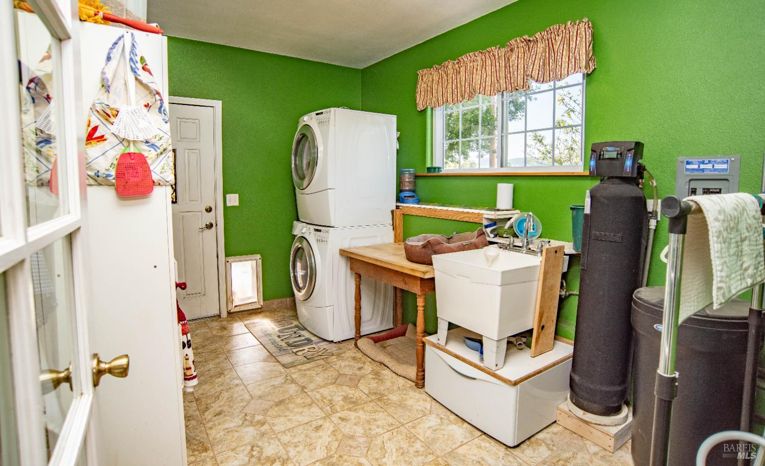 Detail Gallery Image 18 of 96 For 10507 Witter Springs Rd, Witter Springs,  CA 95493 - 4 Beds | 4/1 Baths
