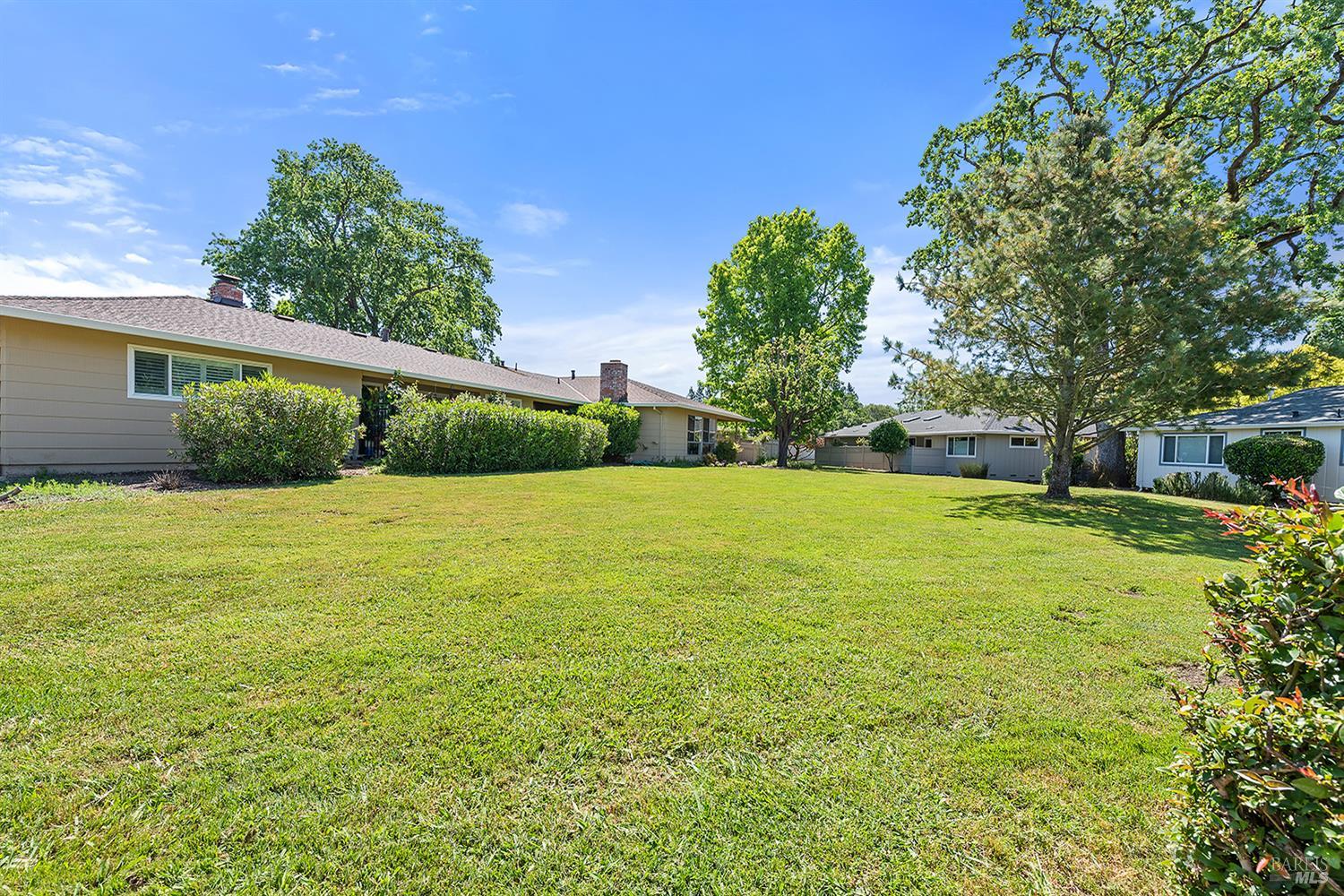 Detail Gallery Image 17 of 20 For 448 Meadowgreen Dr, Santa Rosa,  CA 95409 - 2 Beds | 2 Baths