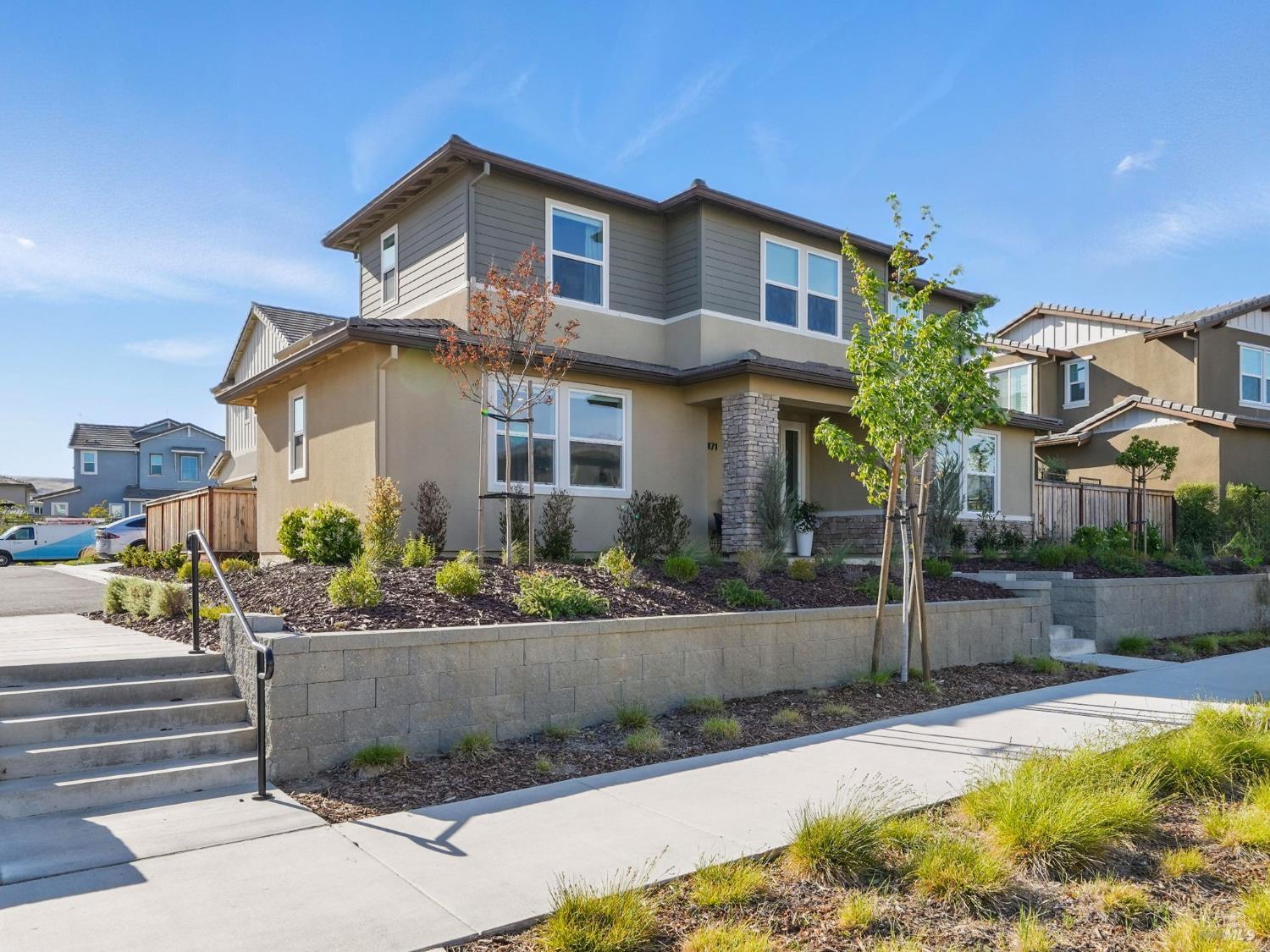 Detail Gallery Image 4 of 50 For 2471 Lake Club Dr, Fairfield,  CA 94533 - 4 Beds | 3 Baths