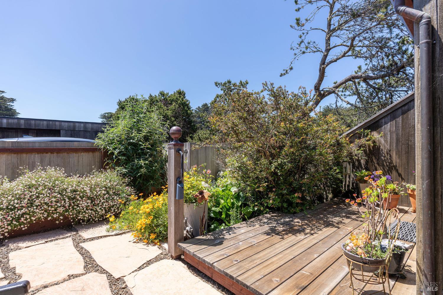 Detail Gallery Image 6 of 46 For 39462 Leeward Rd, The Sea Ranch,  CA 95497 - 2 Beds | 2 Baths