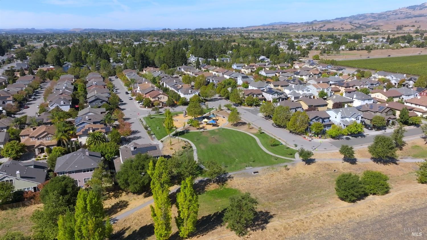 Detail Gallery Image 45 of 51 For 1755 Chinar Dr, Petaluma,  CA 94954 - 4 Beds | 2/1 Baths