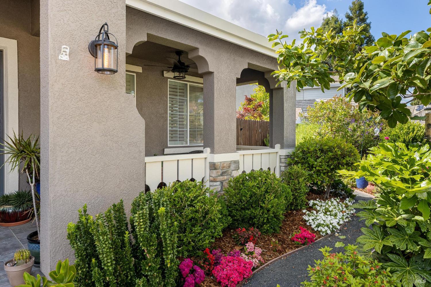 Detail Gallery Image 6 of 53 For 507 Topeka Ln, Vacaville,  CA 95687 - 5 Beds | 4 Baths