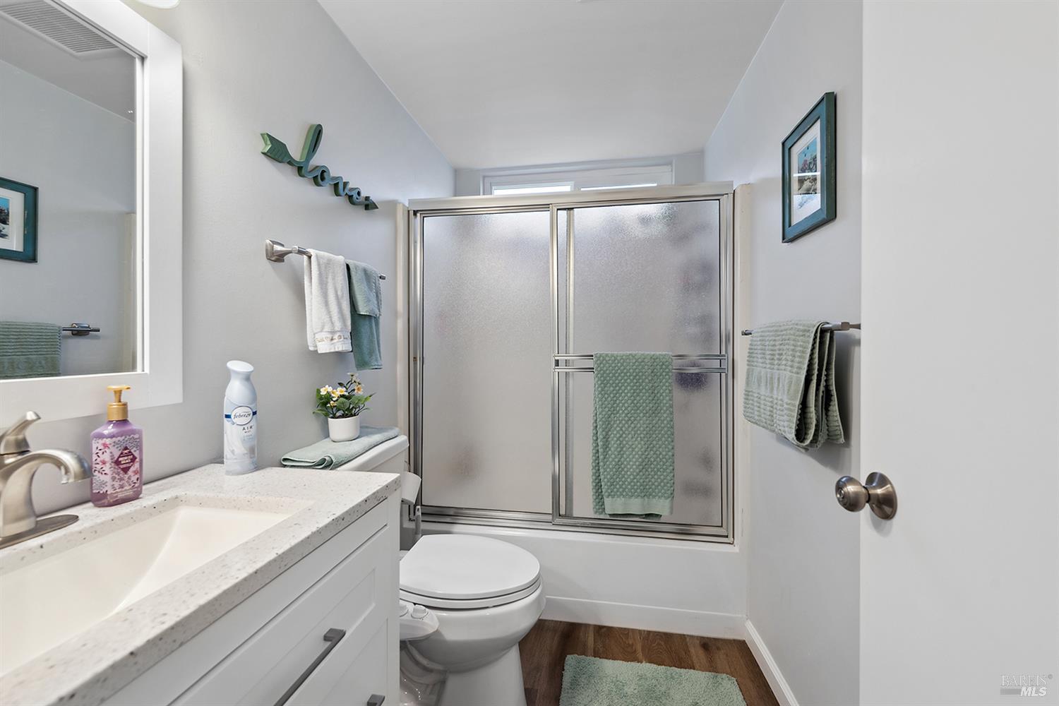 Detail Gallery Image 12 of 20 For 448 Meadowgreen Dr, Santa Rosa,  CA 95409 - 2 Beds | 2 Baths