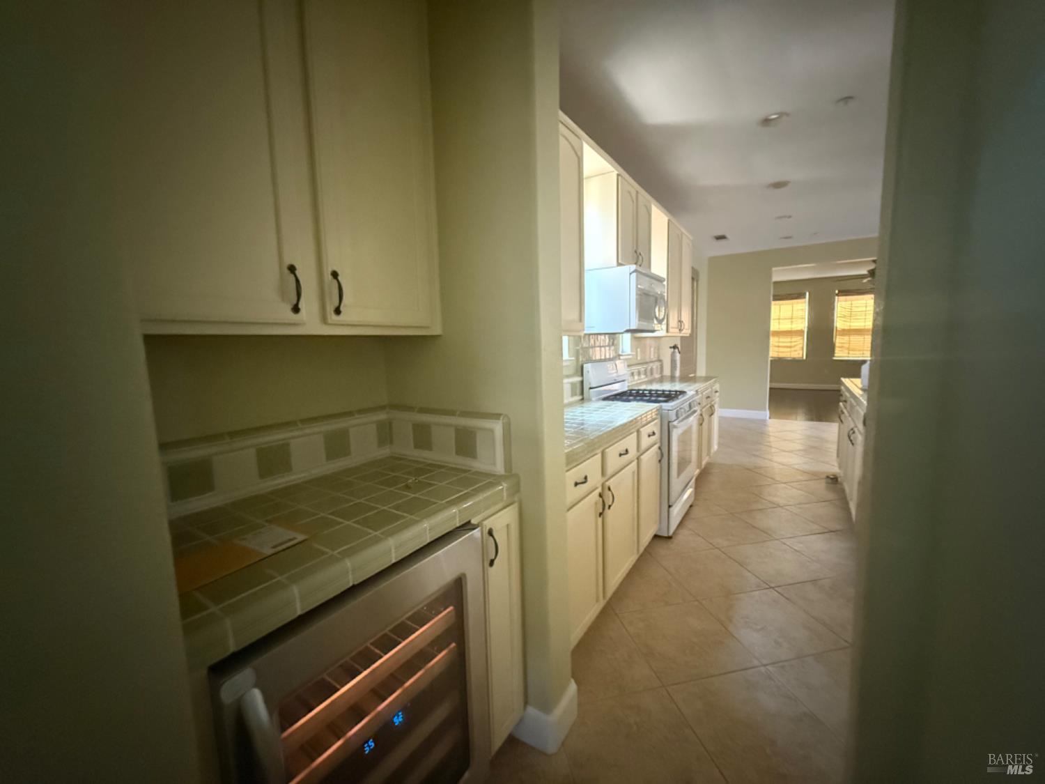 Detail Gallery Image 9 of 18 For 55 Toscana Dr, American Canyon,  CA 94503 - 4 Beds | 2/1 Baths