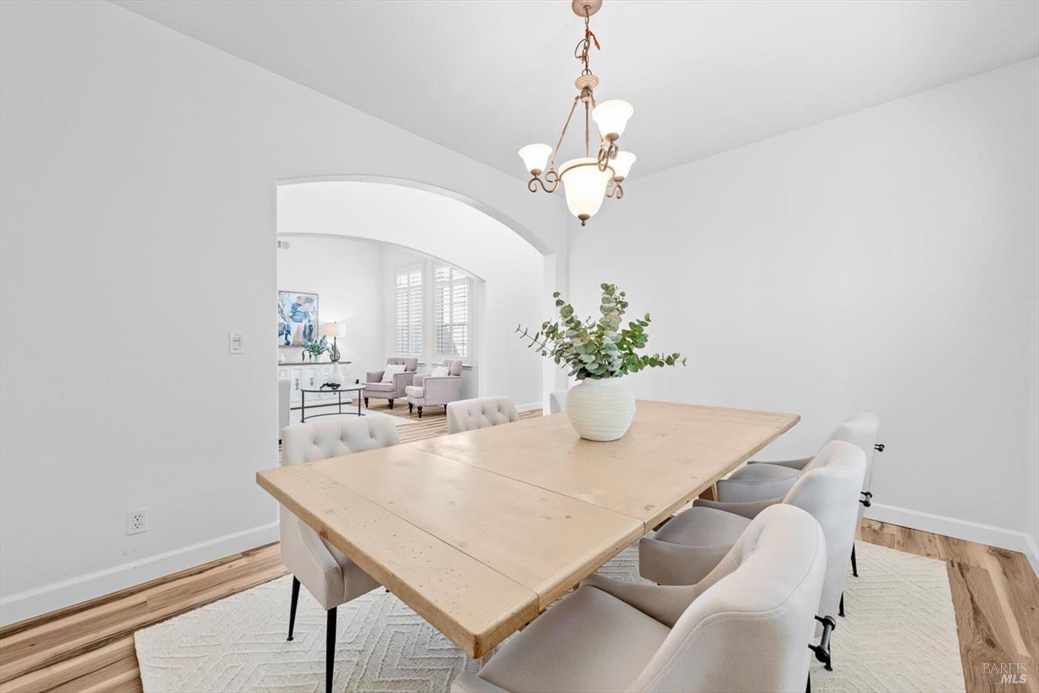Detail Gallery Image 18 of 99 For 201 Red Pheasant Dr, Vacaville,  CA 95687 - 5 Beds | 3/1 Baths