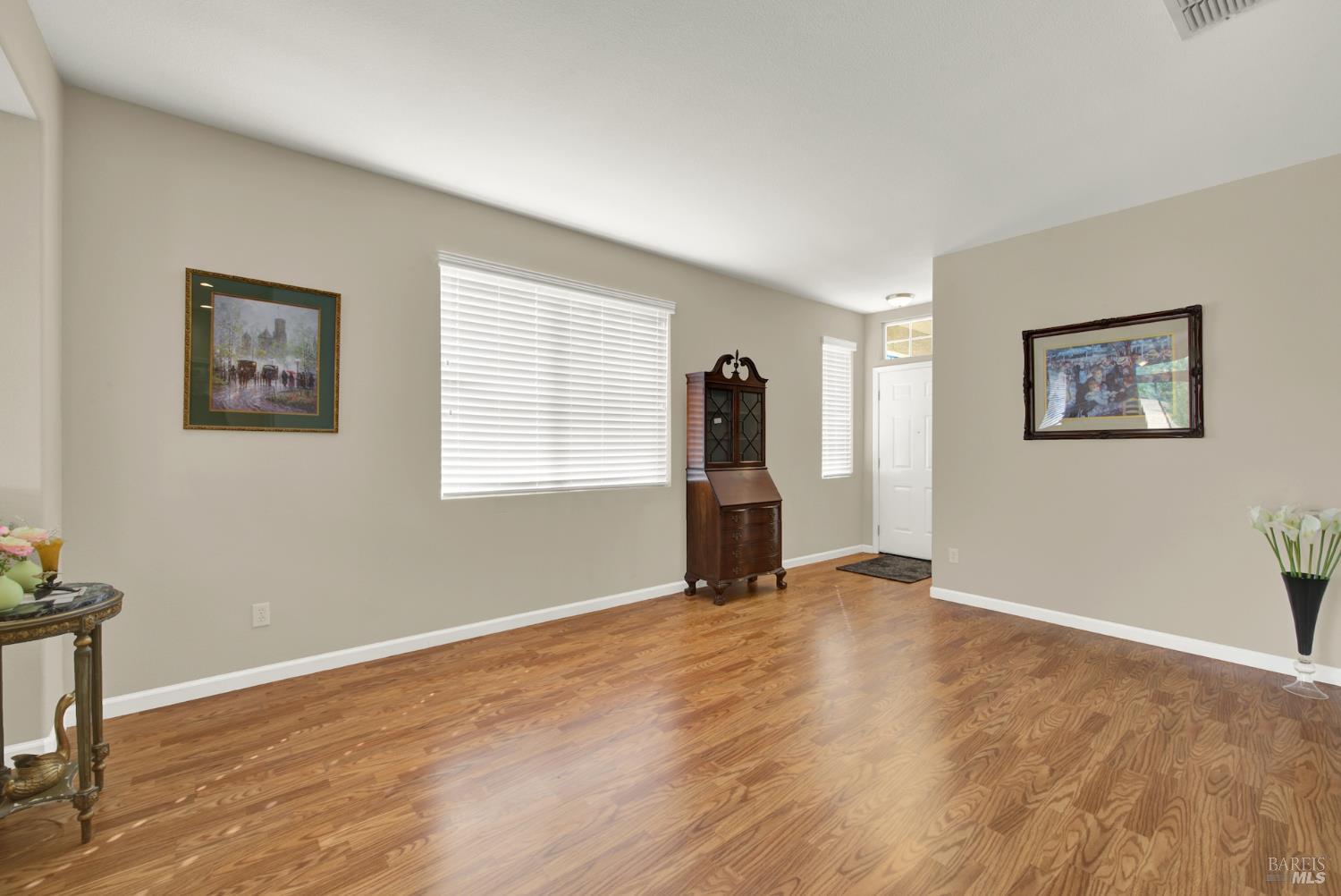 Detail Gallery Image 14 of 62 For 374 Bartlett Ln, Vacaville,  CA 95687 - 3 Beds | 2 Baths