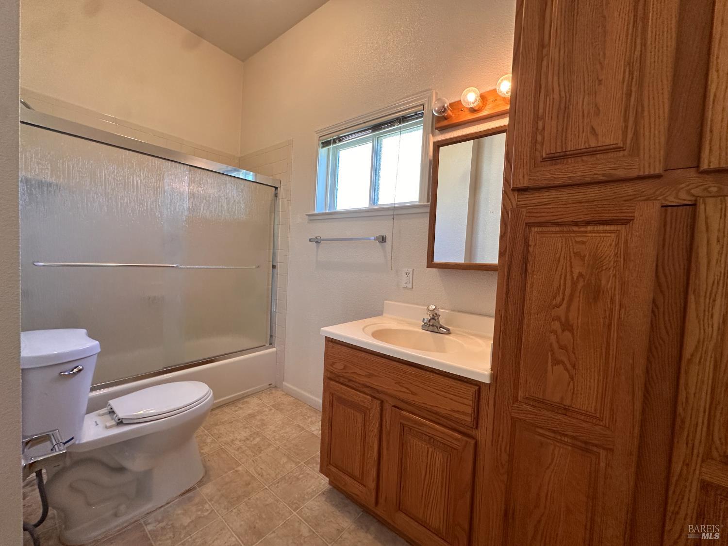 Detail Gallery Image 11 of 17 For 810 Missouri St, Fairfield,  CA 94533 - 3 Beds | 2 Baths