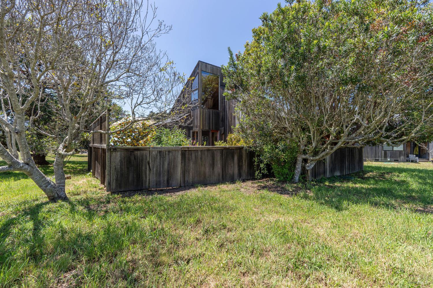 Detail Gallery Image 39 of 46 For 39462 Leeward Rd, The Sea Ranch,  CA 95497 - 2 Beds | 2 Baths