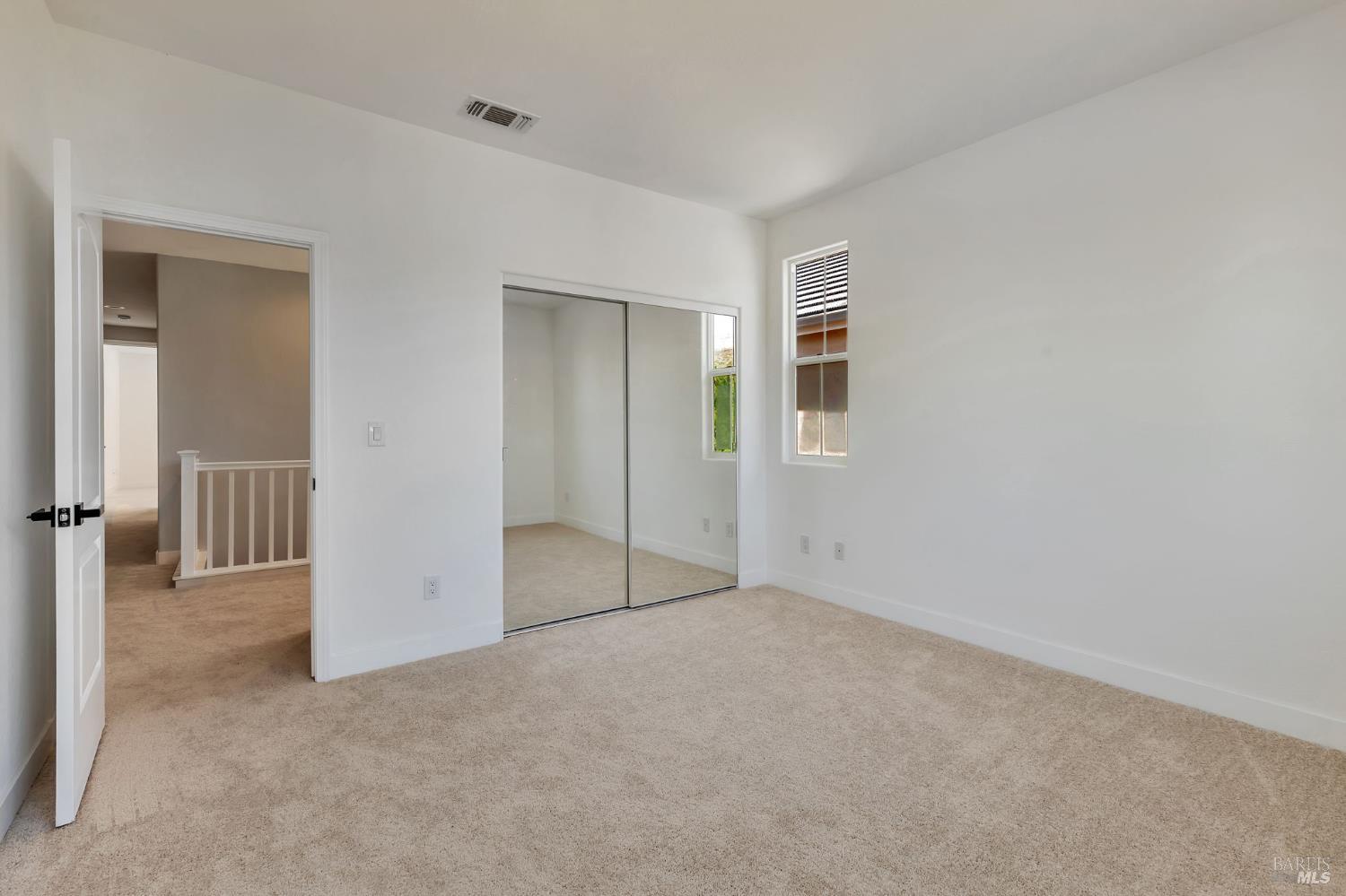 Detail Gallery Image 29 of 62 For 7296 Willow Creek Cir, Vallejo,  CA 94591 - 5 Beds | 3 Baths