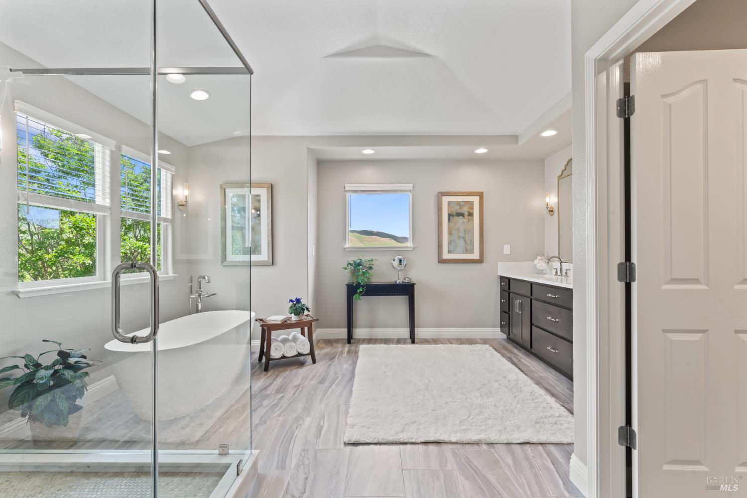 Detail Gallery Image 39 of 66 For 1261 Landmark Dr, Vallejo,  CA 94591 - 6 Beds | 4 Baths