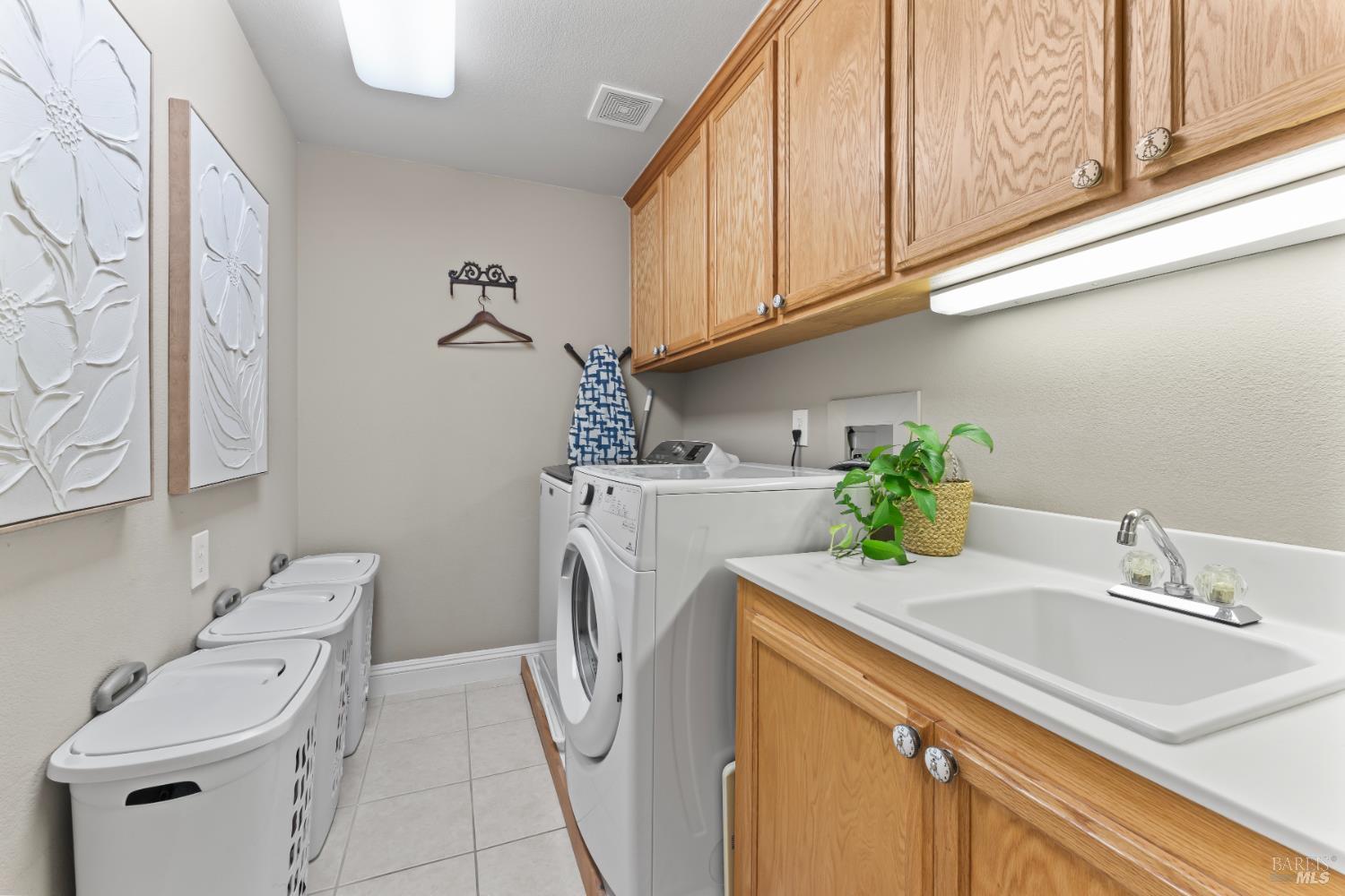 Detail Gallery Image 49 of 66 For 1261 Landmark Dr, Vallejo,  CA 94591 - 6 Beds | 4 Baths